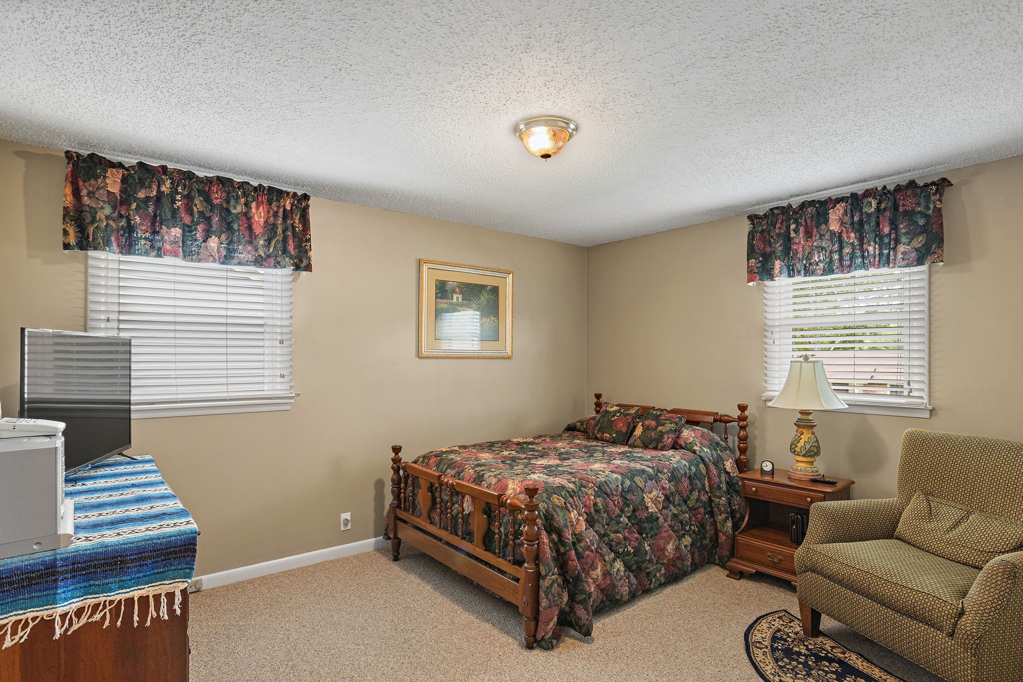 4389 Baton Rouge Dr