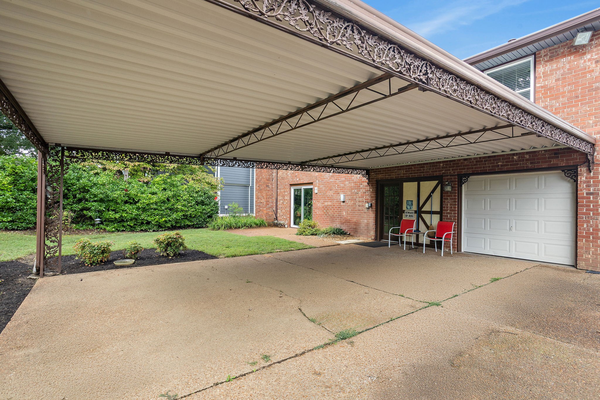 4389 Baton Rouge Dr