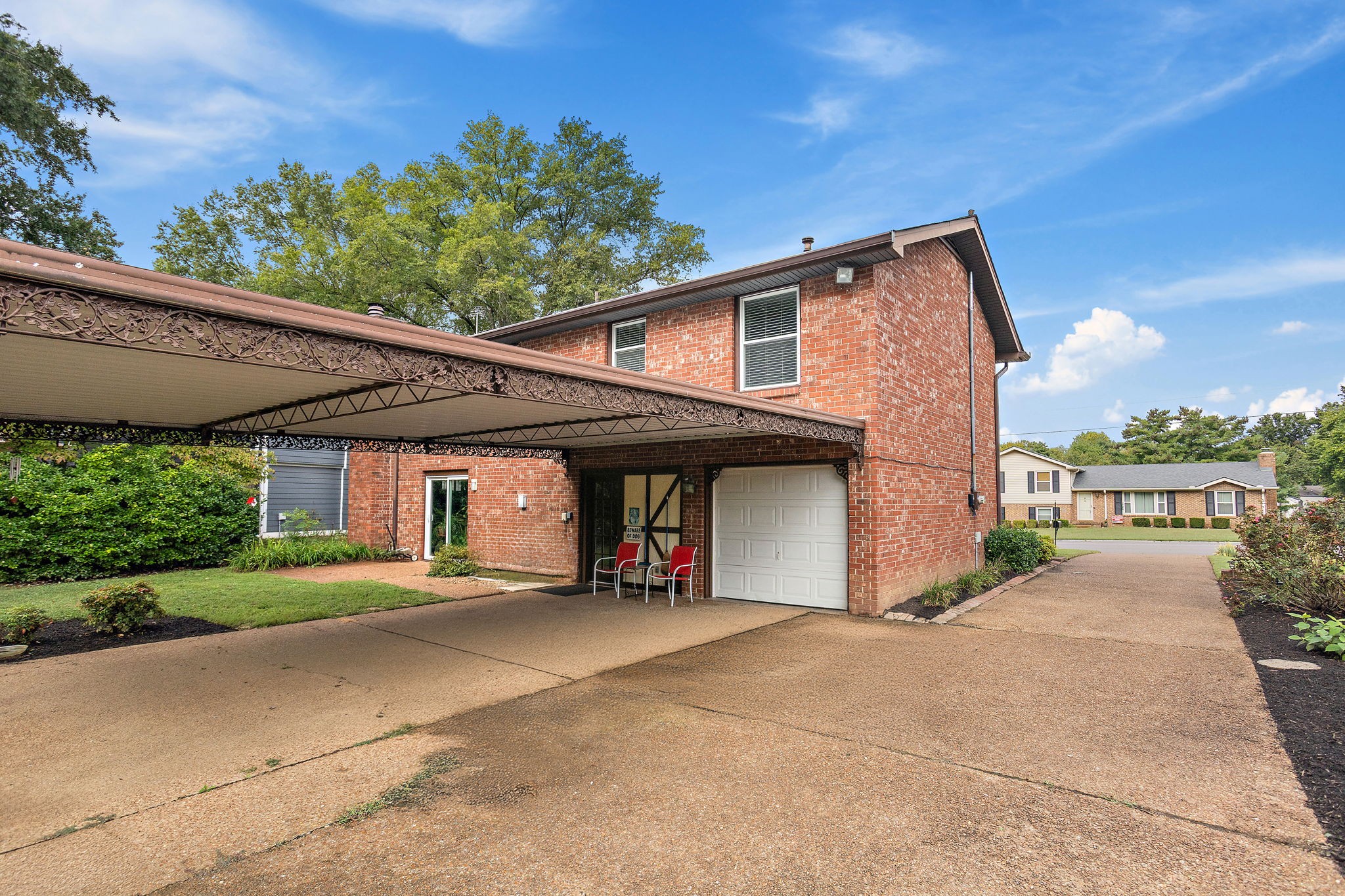 4389 Baton Rouge Dr