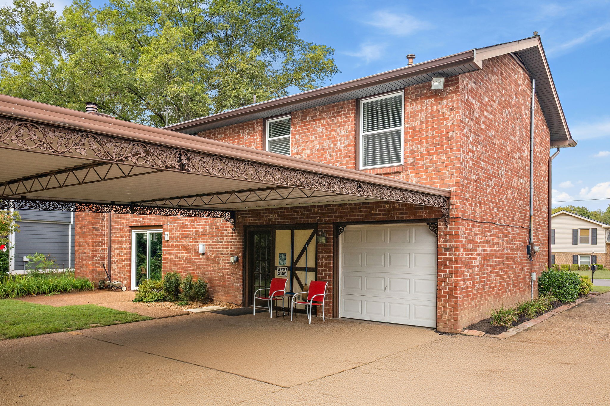 4389 Baton Rouge Dr