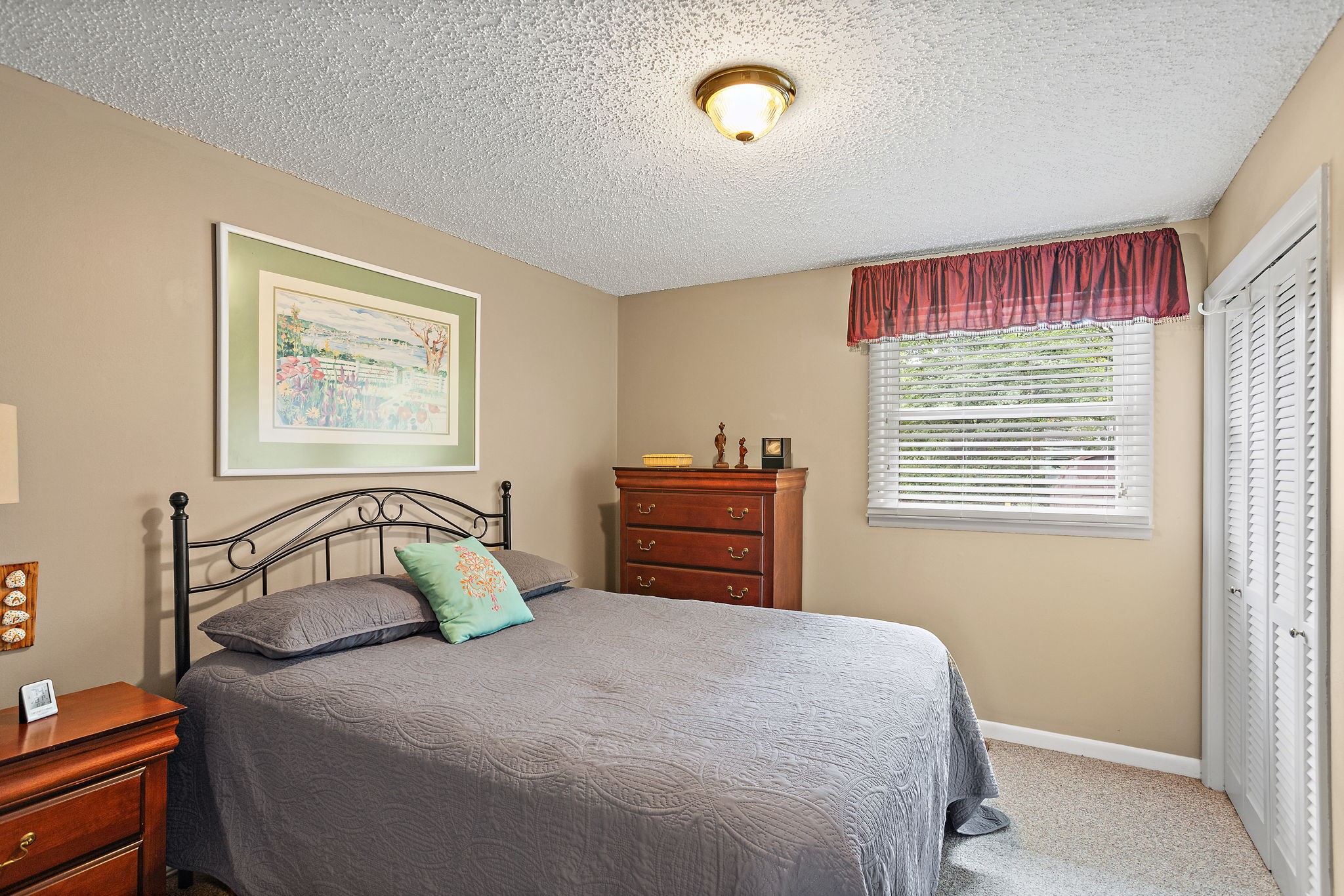 4389 Baton Rouge Dr