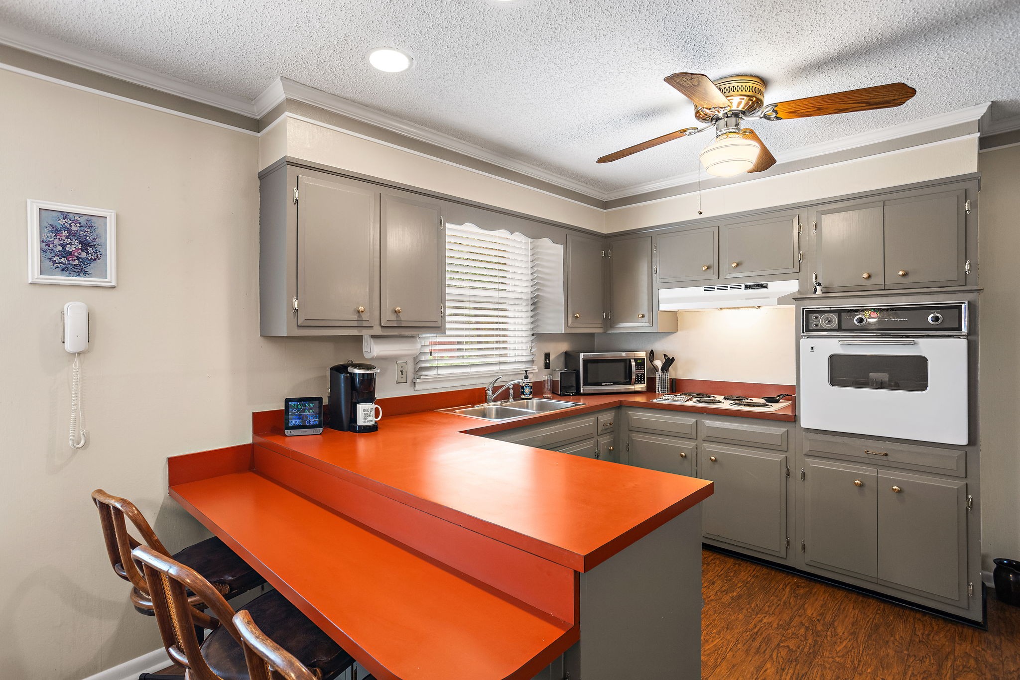 4389 Baton Rouge Dr
