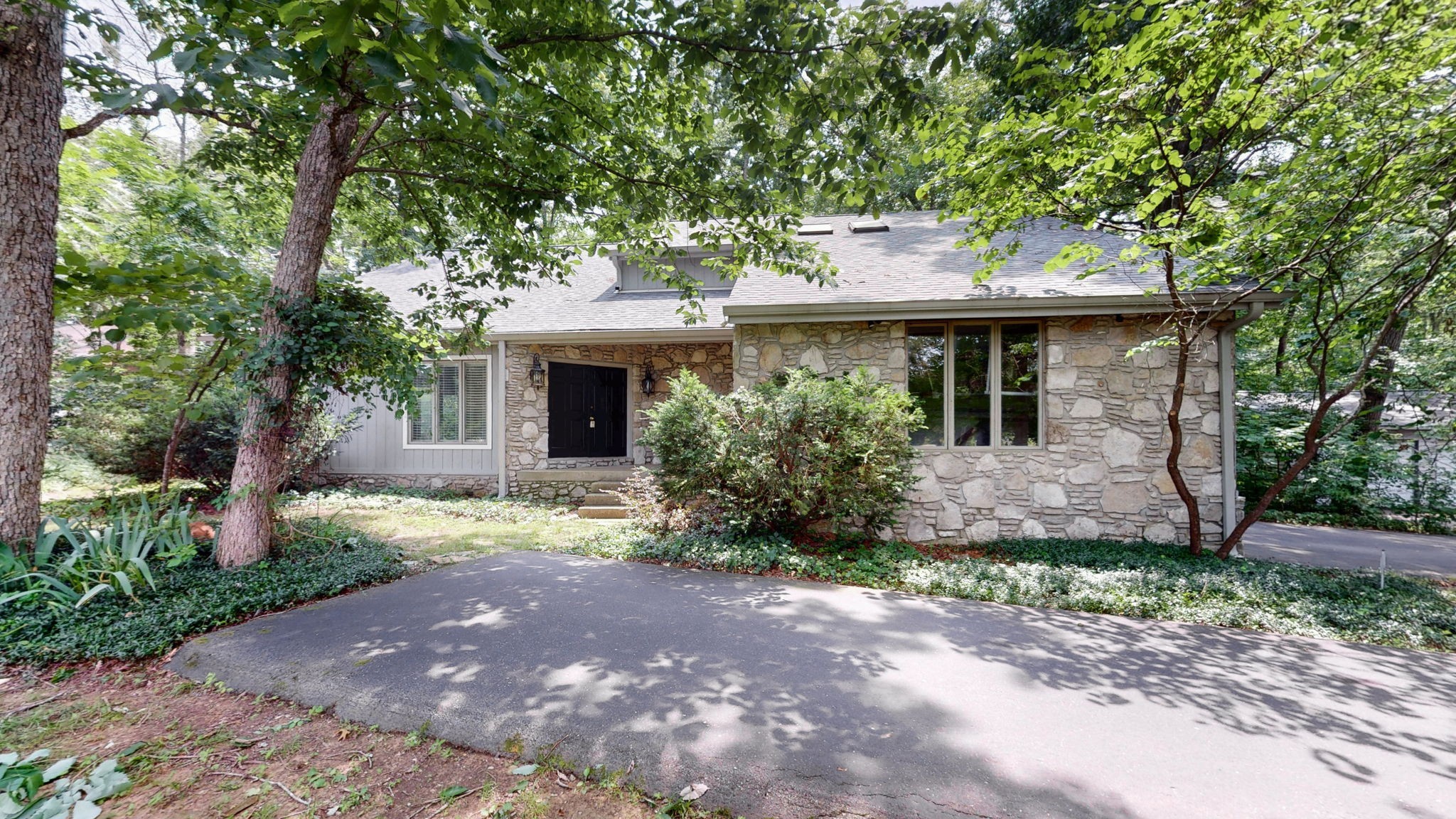 103 Southwinds Dr