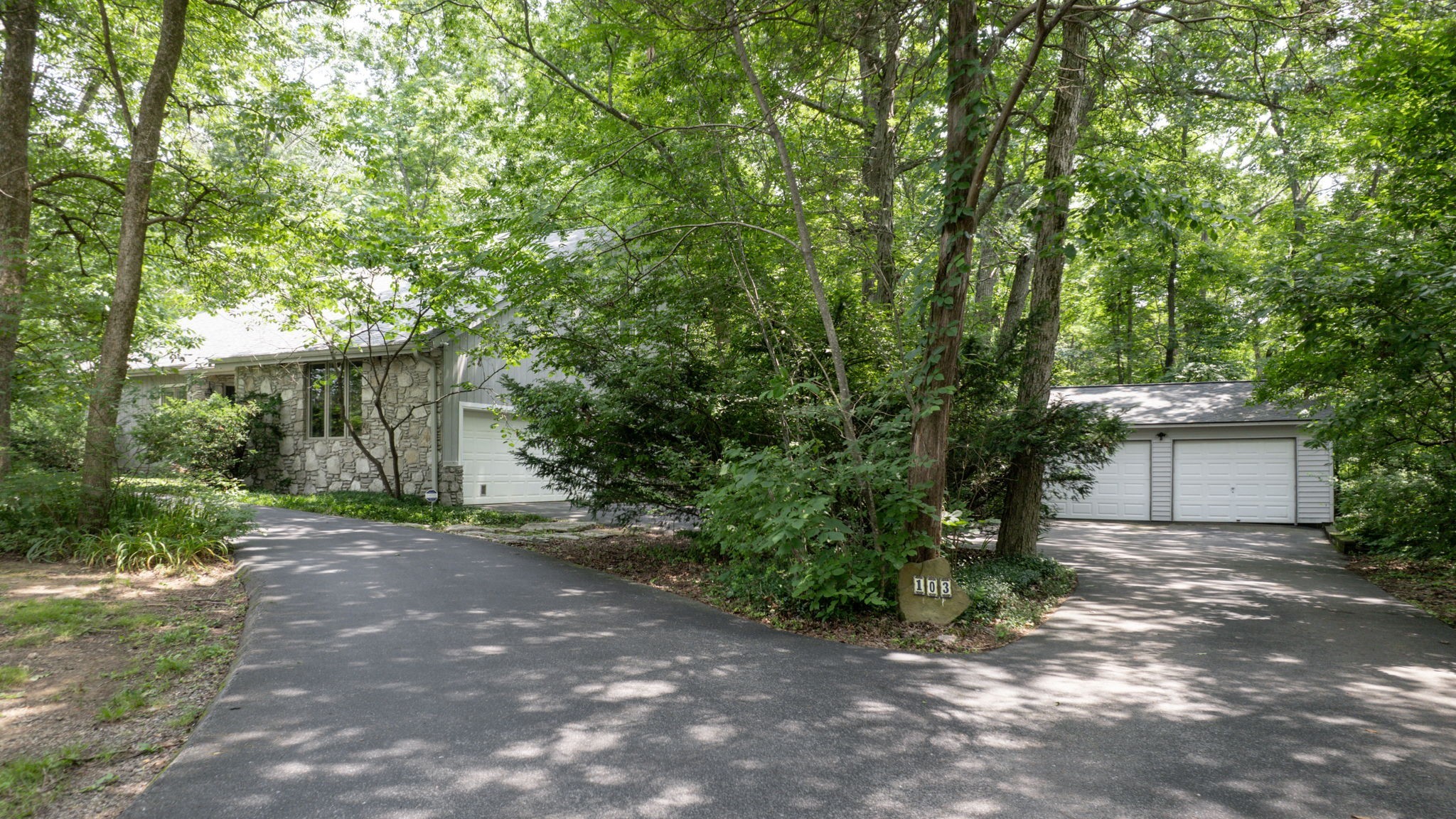 103 Southwinds Dr