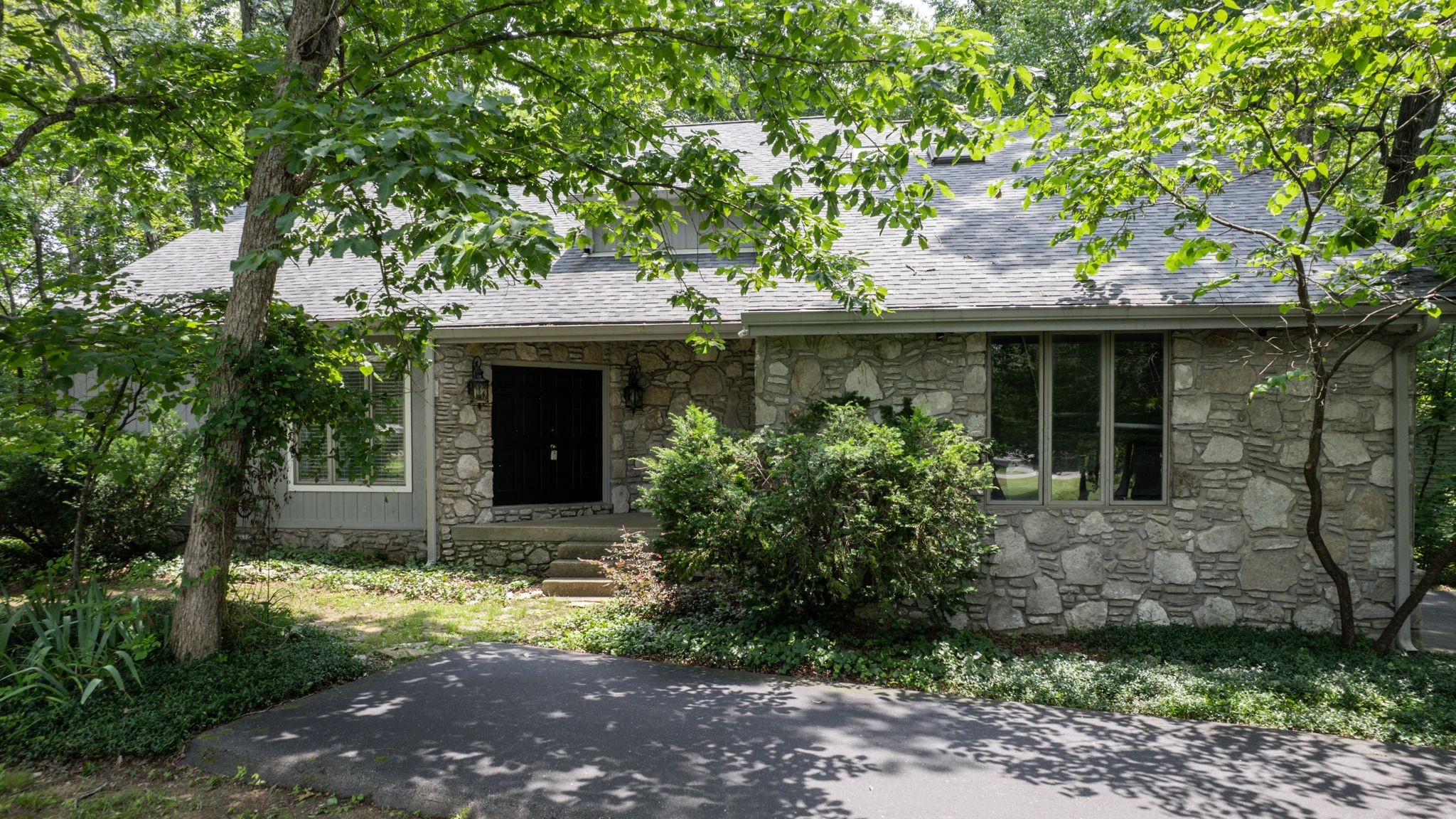 103 Southwinds Dr