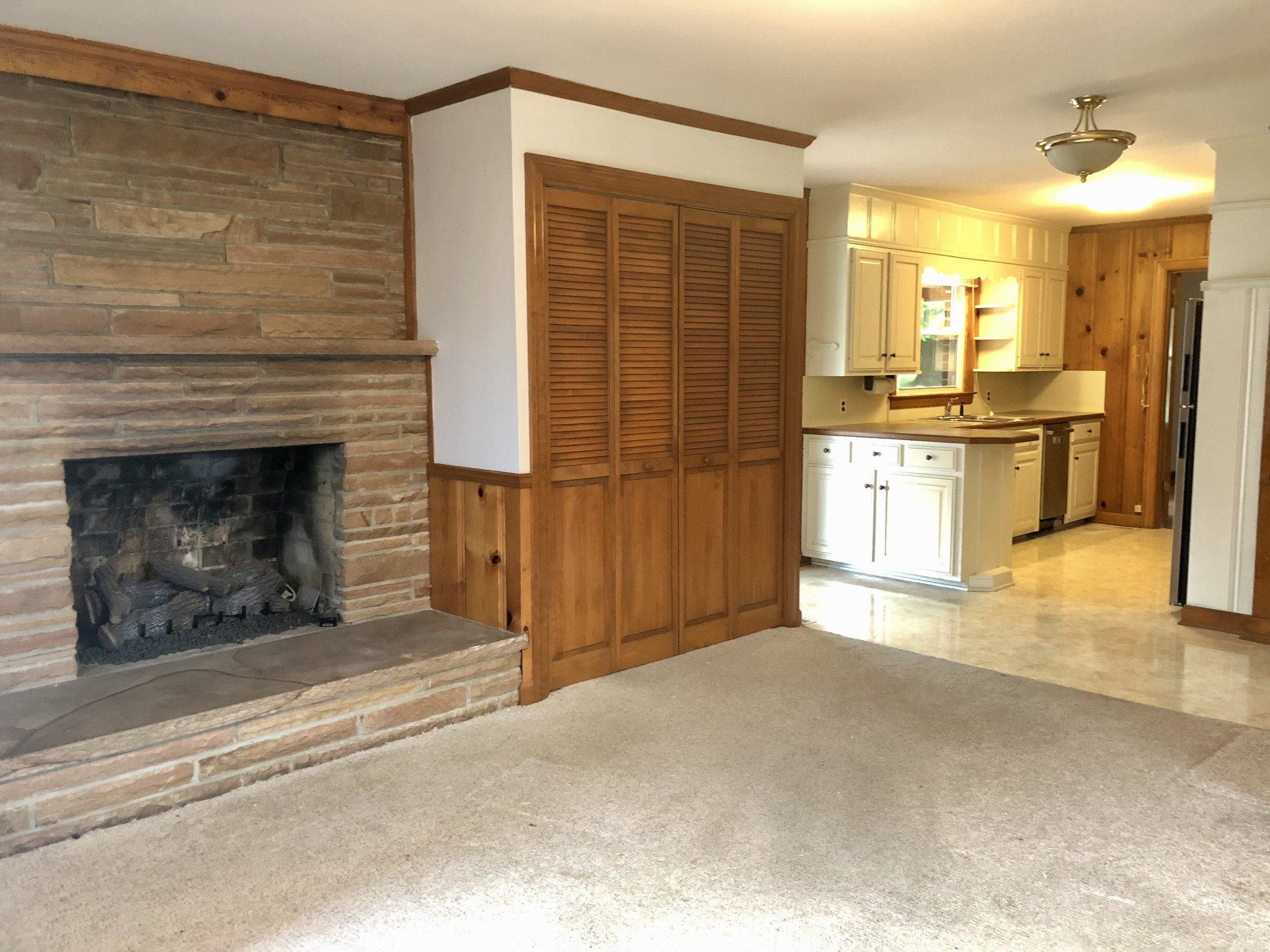 1109 Edgehill Dr