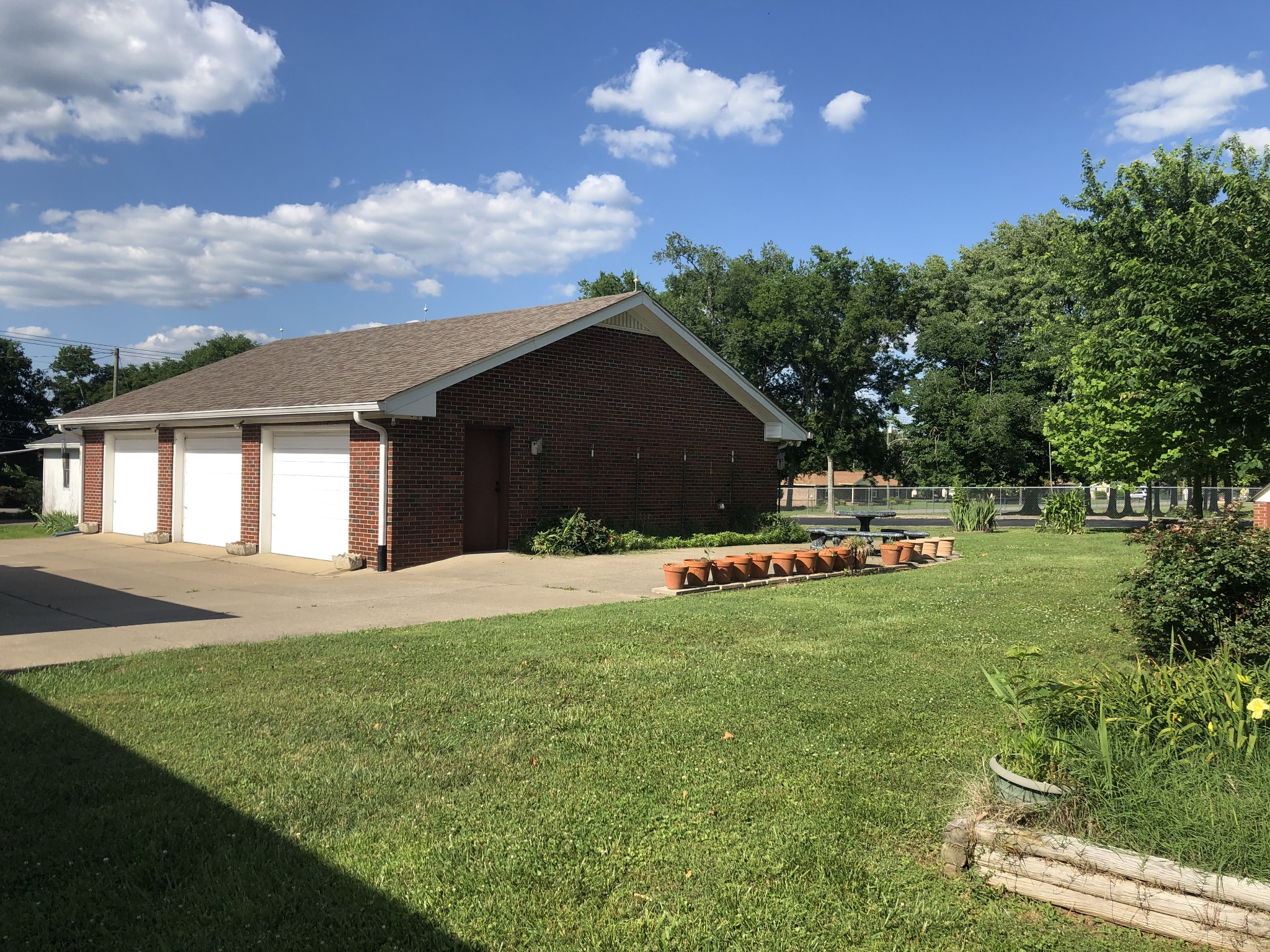 1109 Edgehill Dr