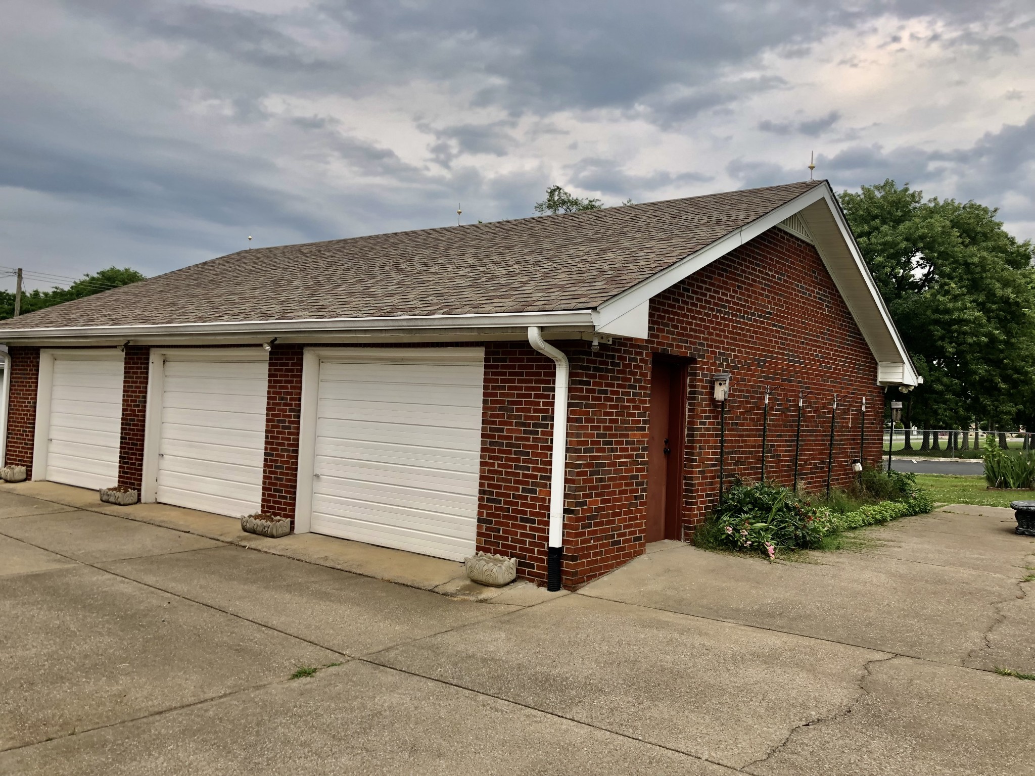 1109 Edgehill Dr