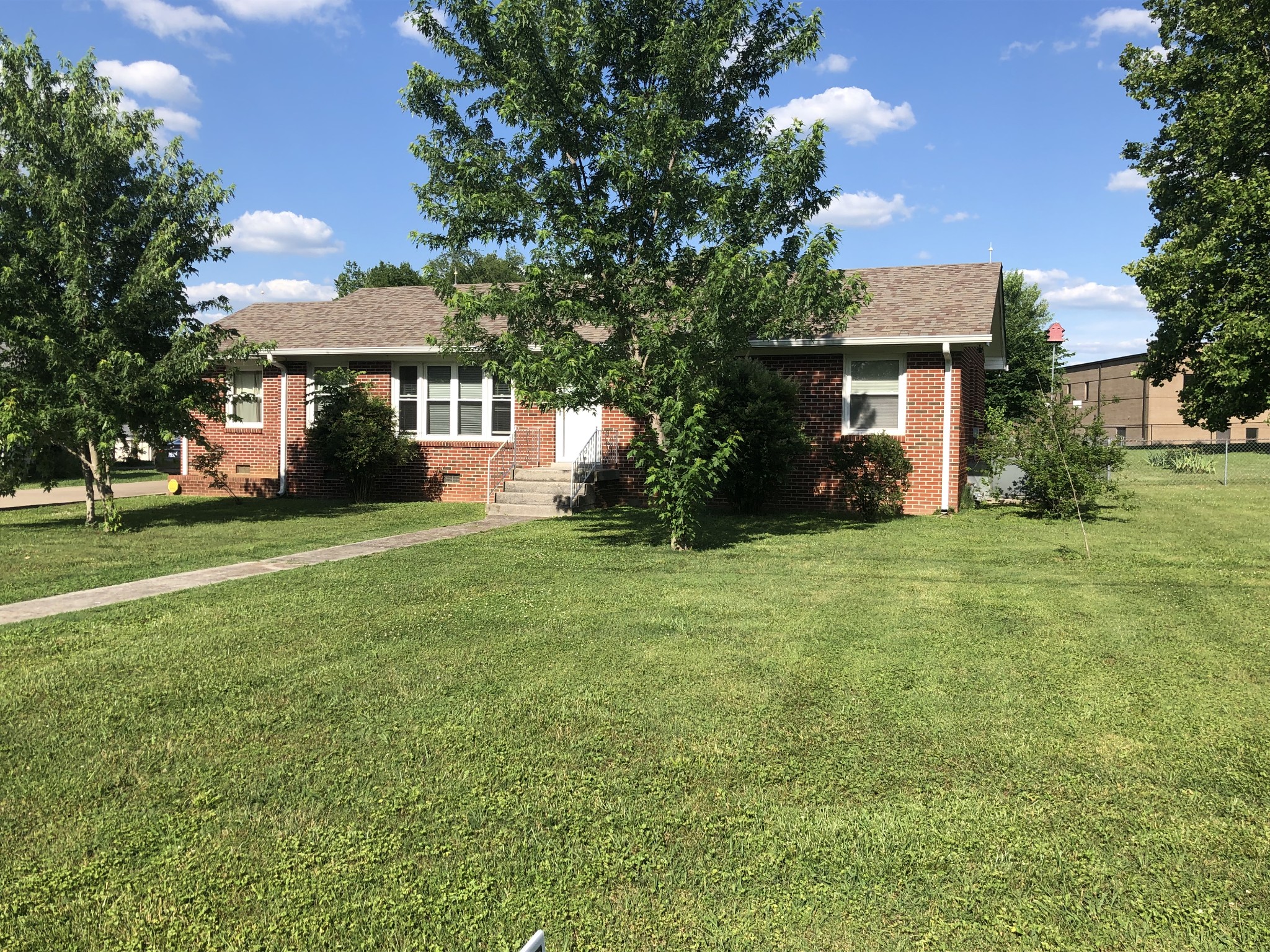 1109 Edgehill Dr