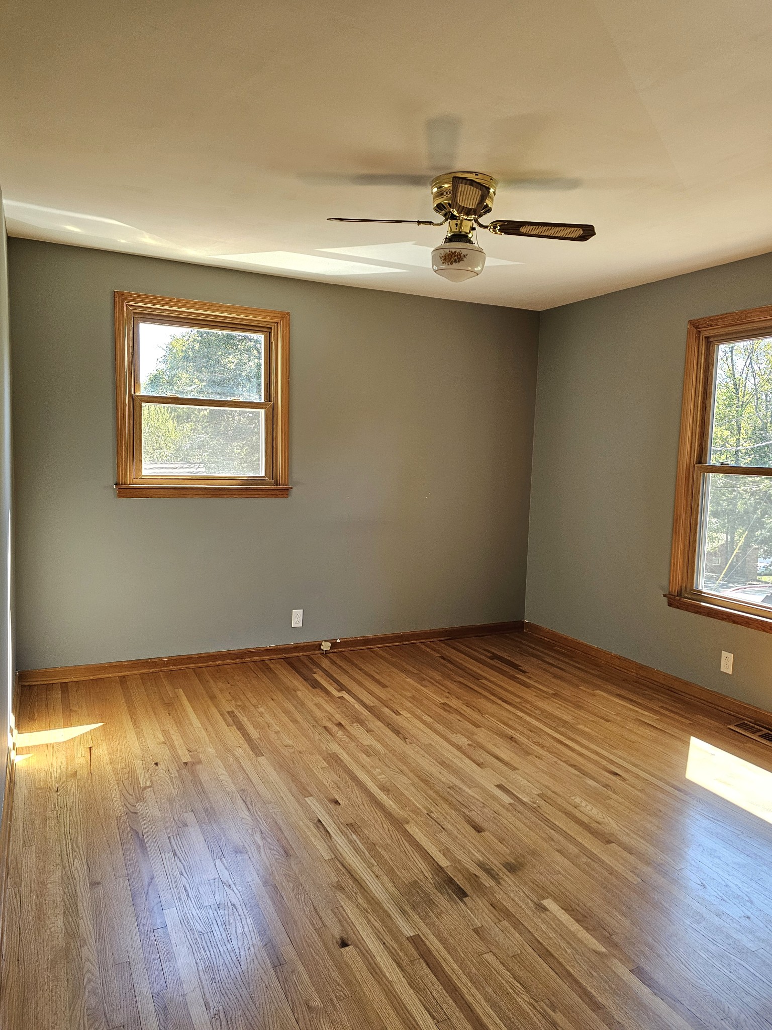 316 River Dr