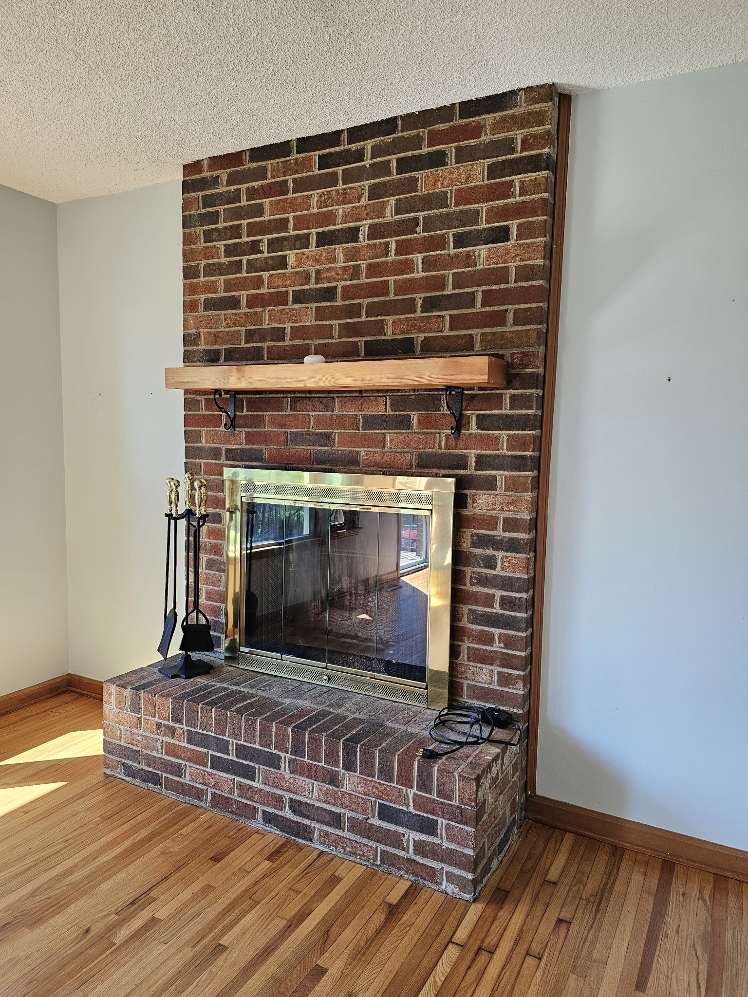 316 River Dr