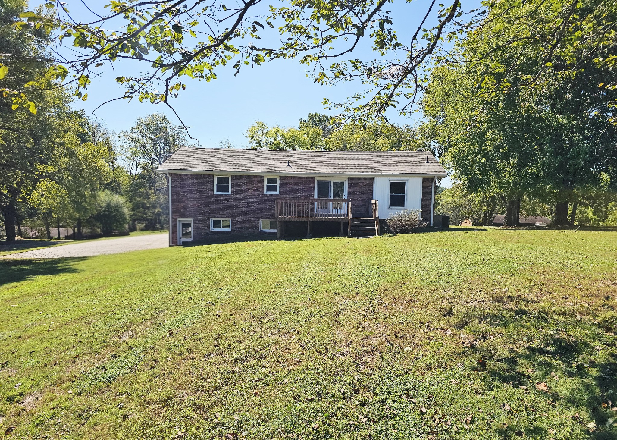 316 River Dr