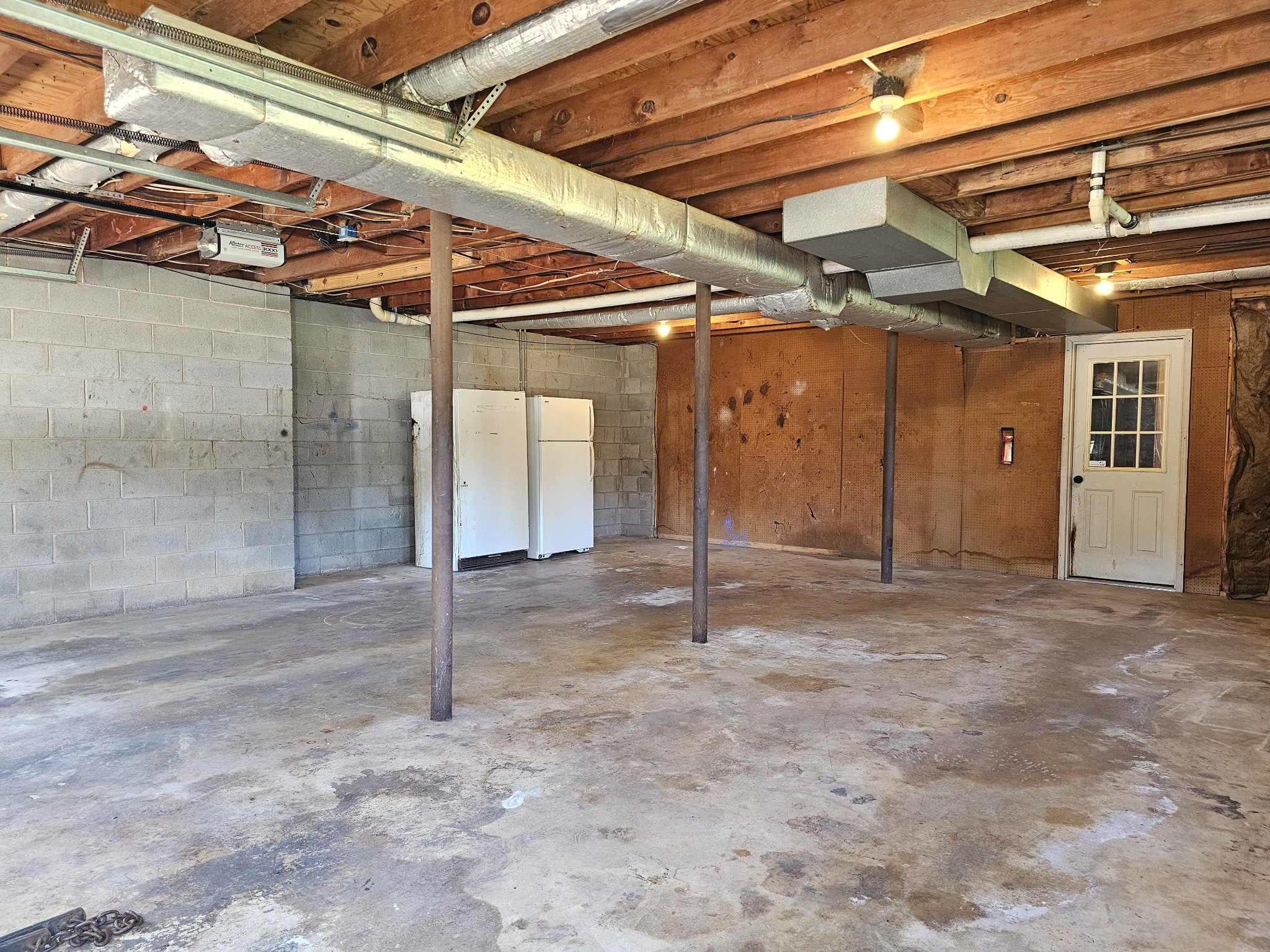 316 River Dr