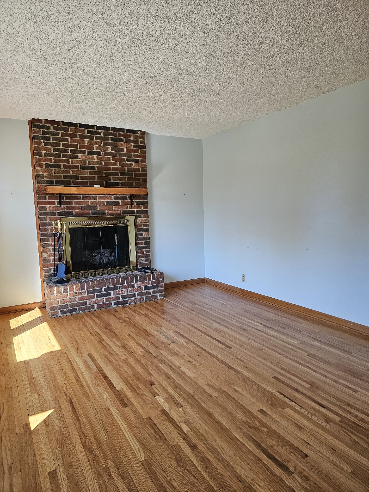 316 River Dr