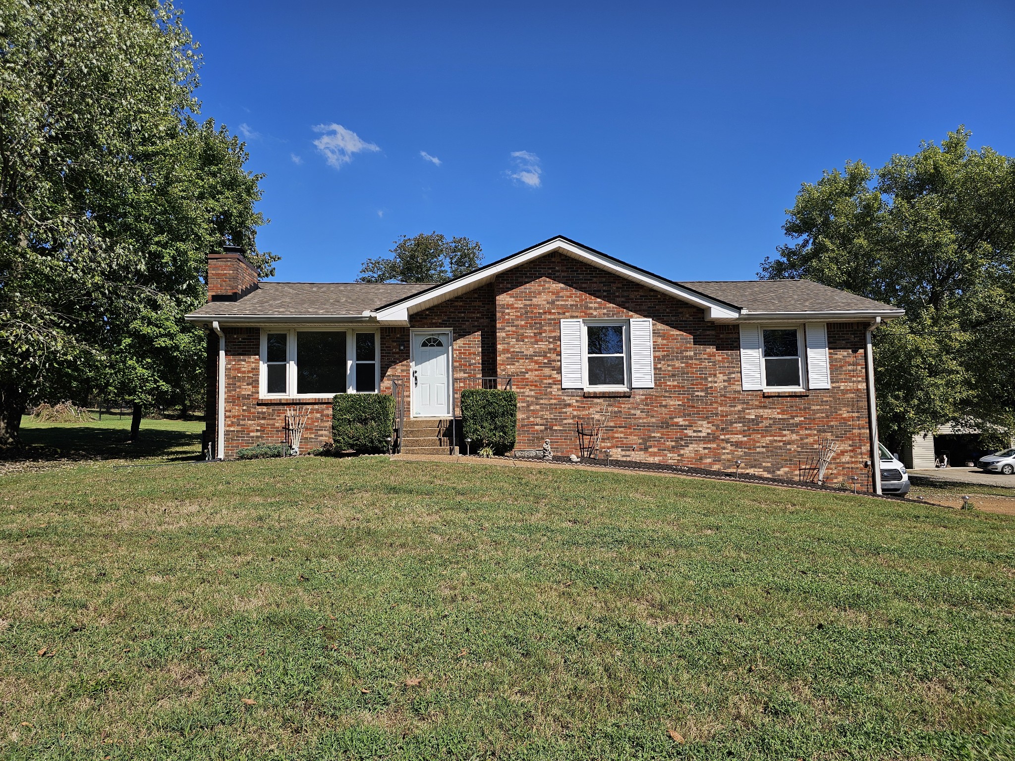 316 River Dr