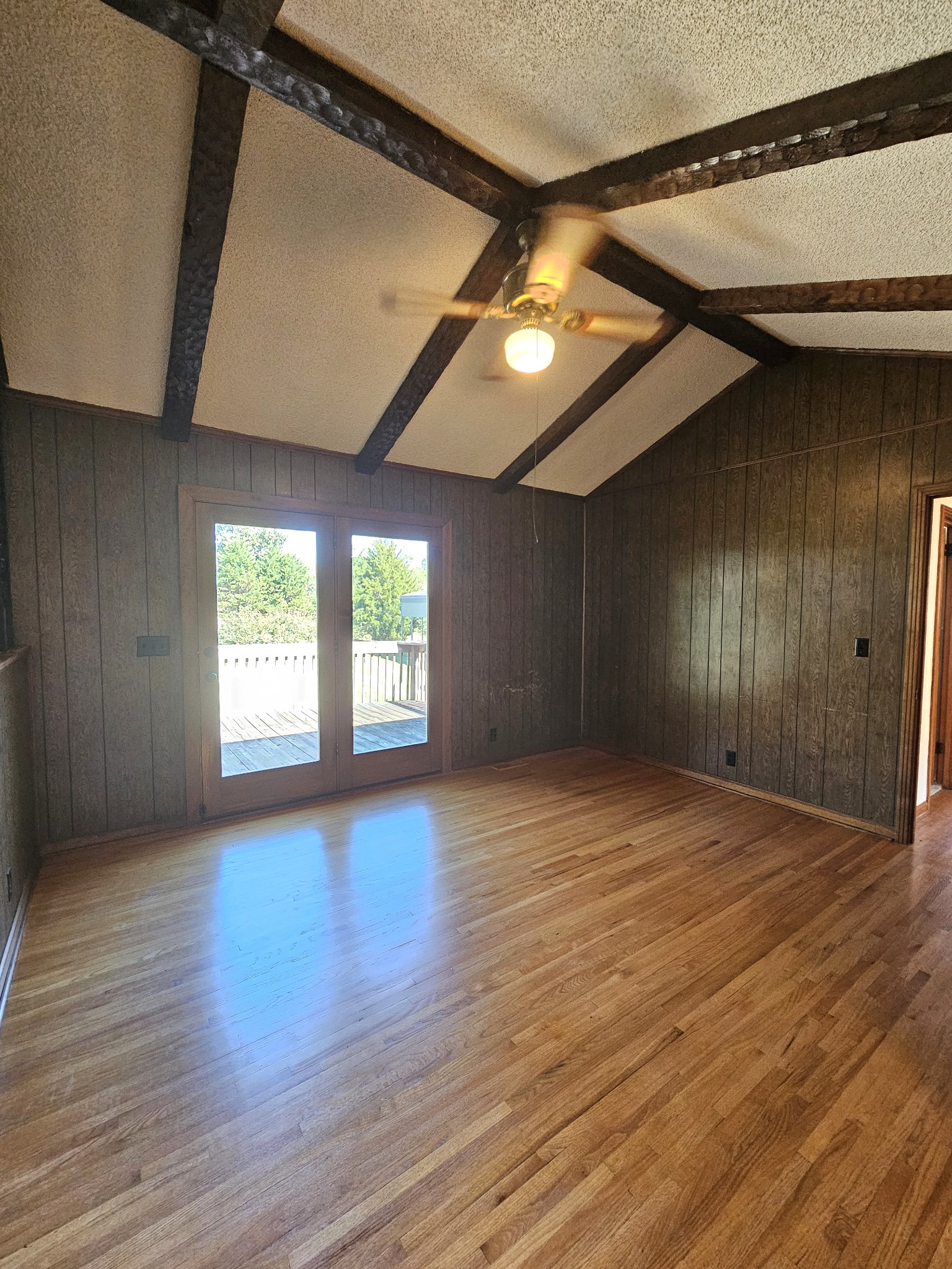 316 River Dr