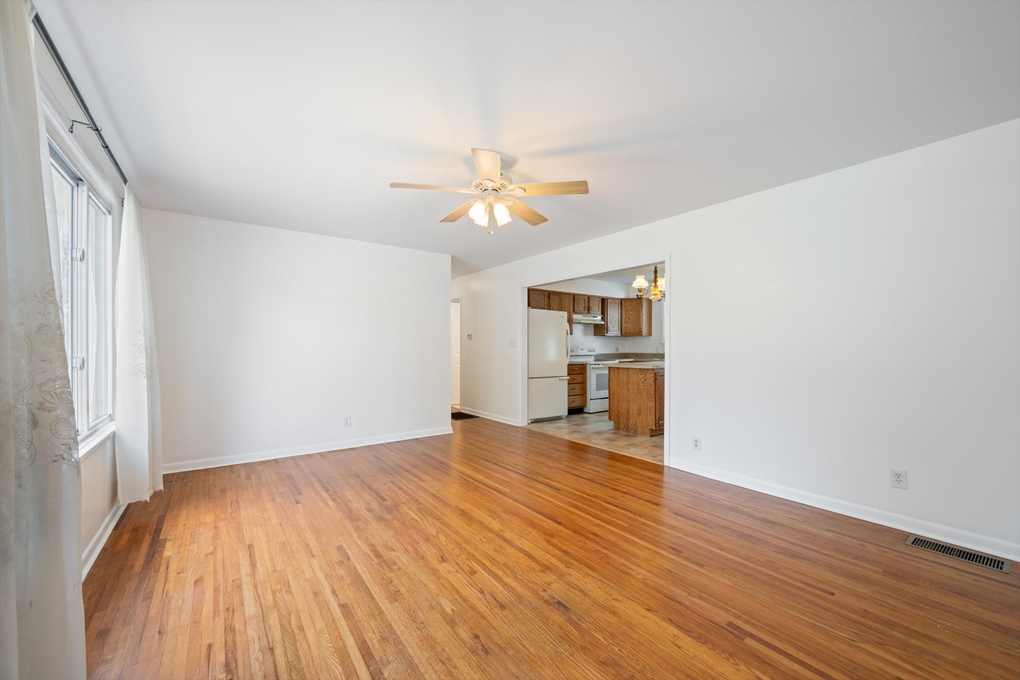 2410 Fairbrook Dr