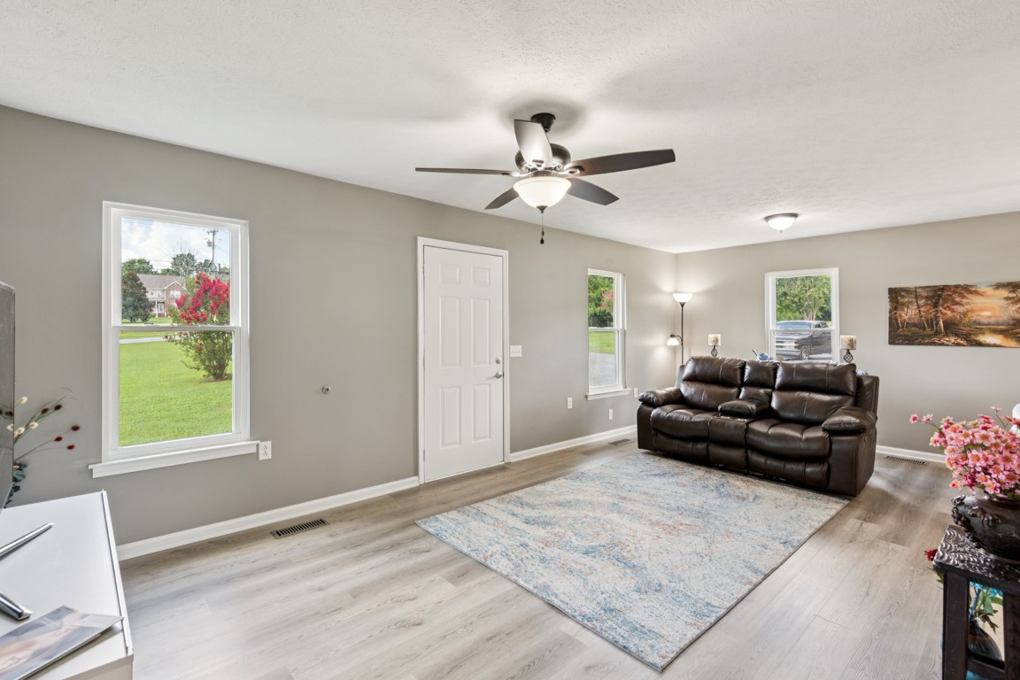 233 Curd Rd