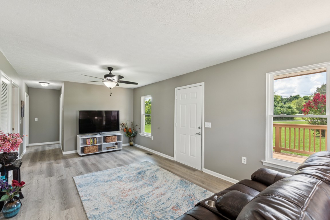 233 Curd Rd