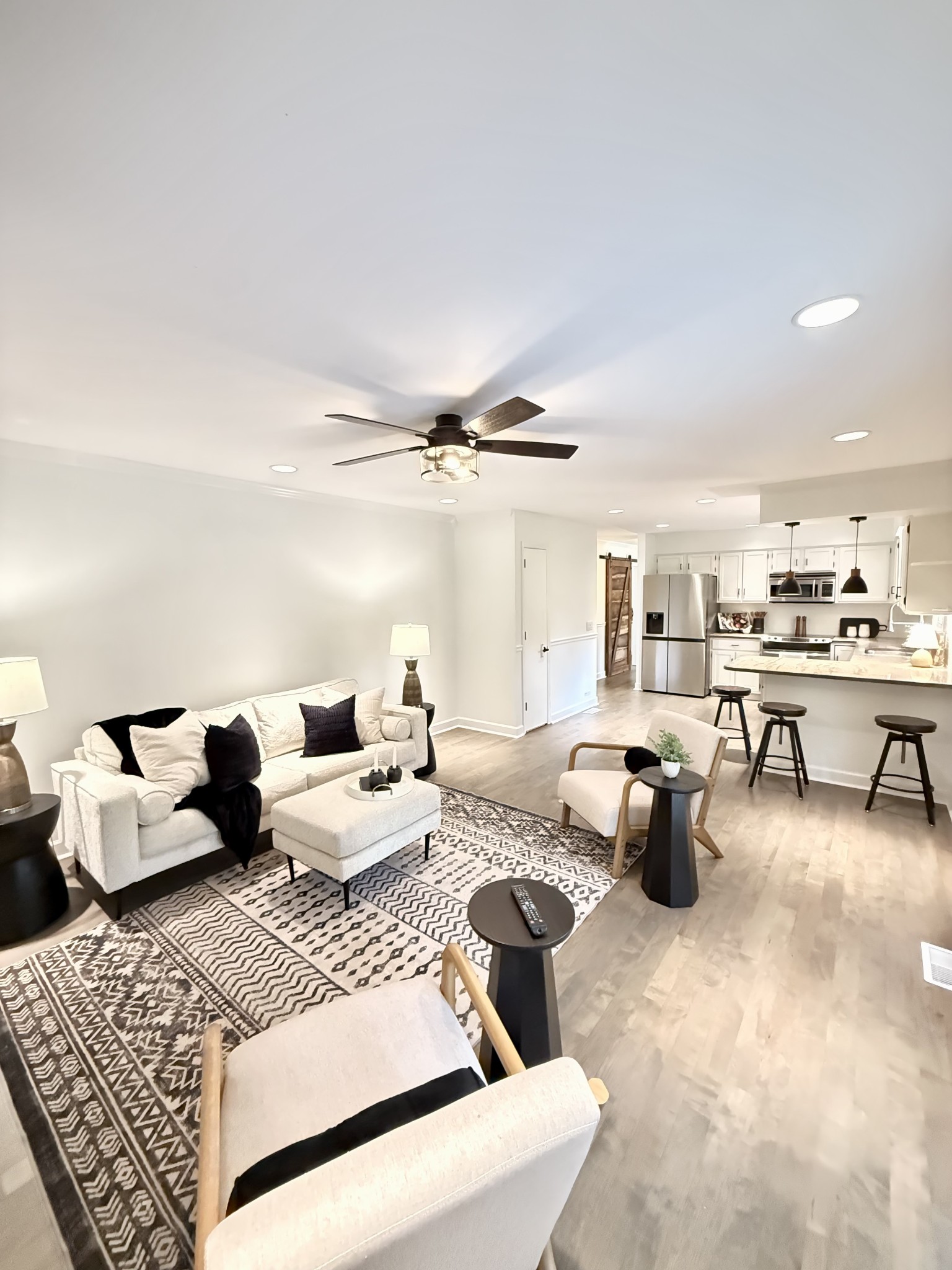 5504 W Shady Trl