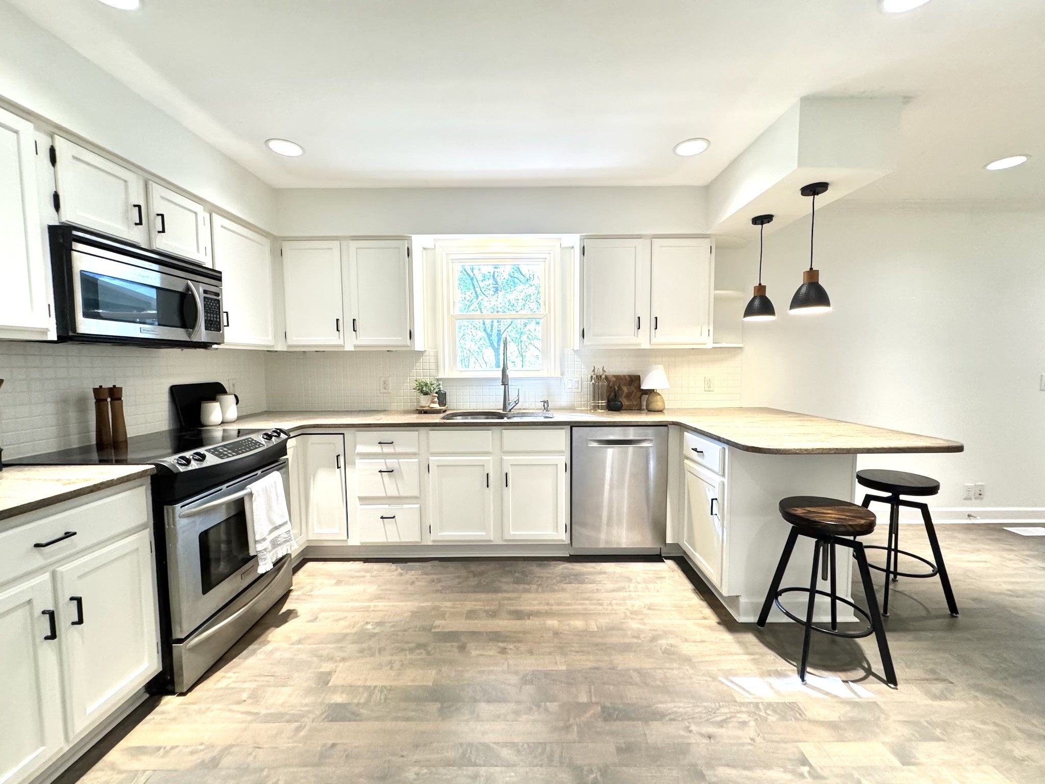 5504 W Shady Trl