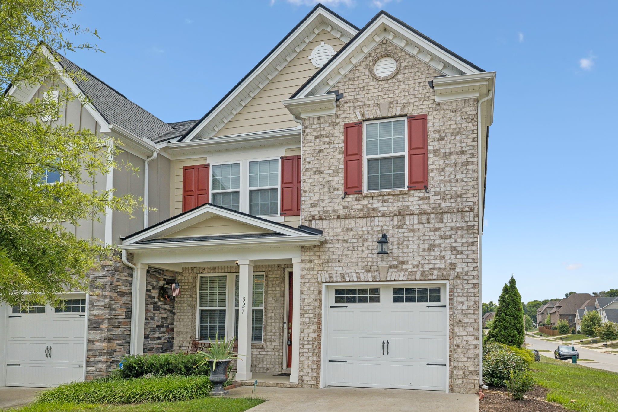 827 Kennear Ln