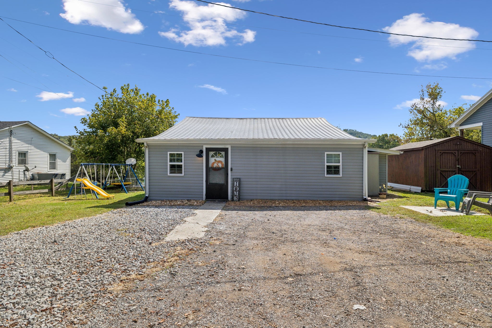 6 Badger Ln
