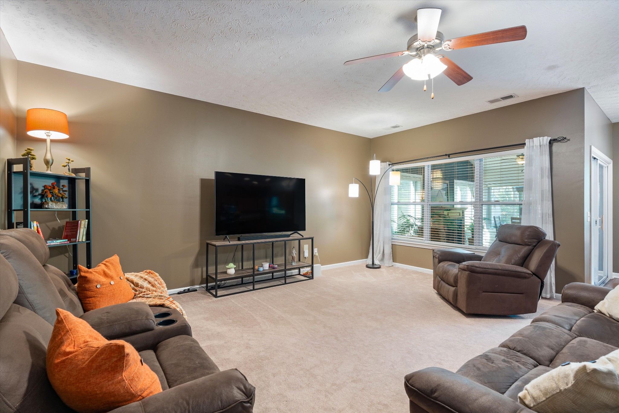 1328 Wentworth Dr