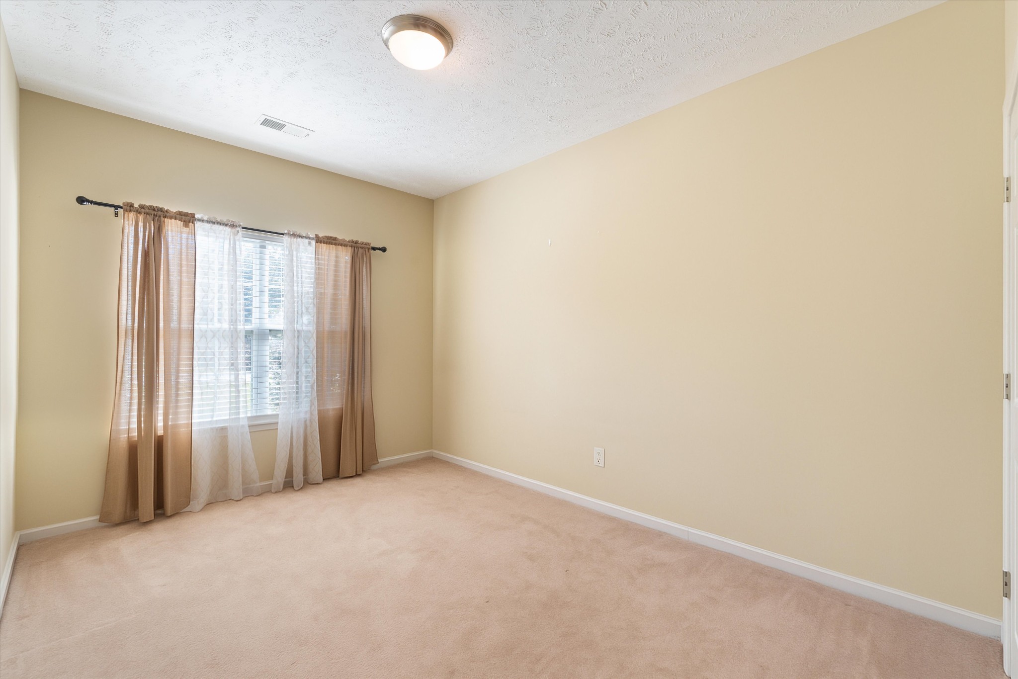 1328 Wentworth Dr
