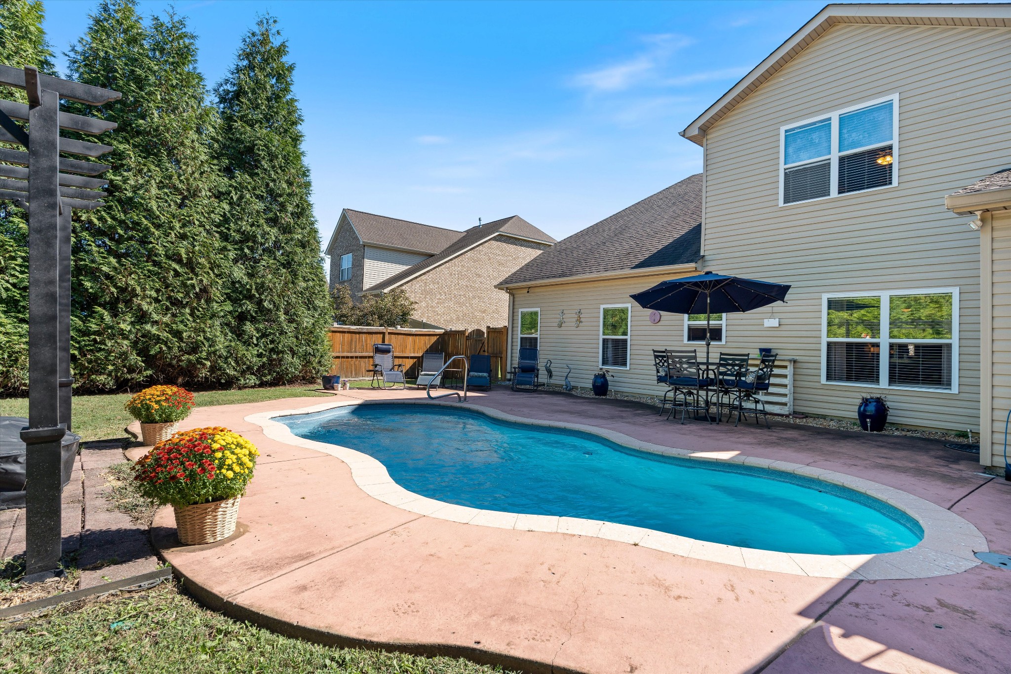 1328 Wentworth Dr
