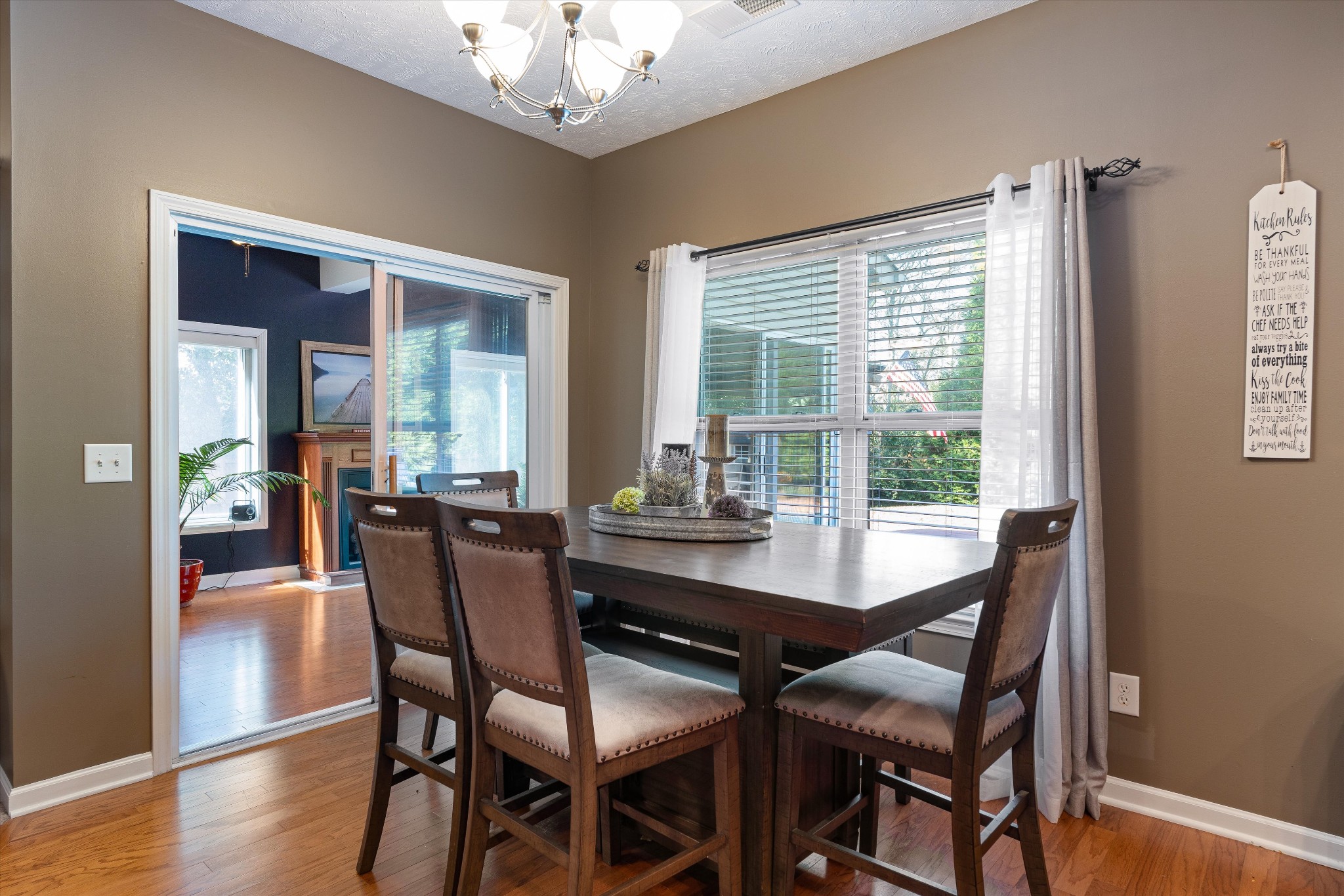 1328 Wentworth Dr