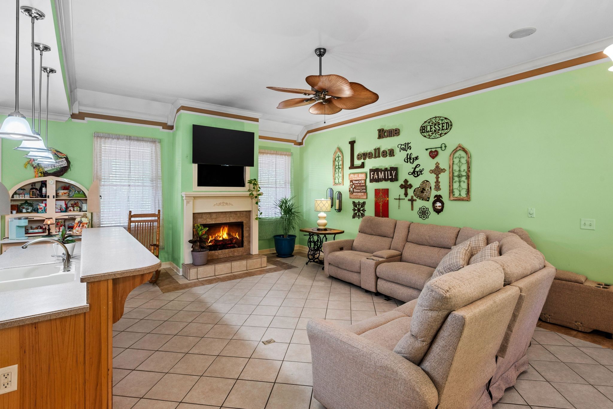 1295 Campbell Rd