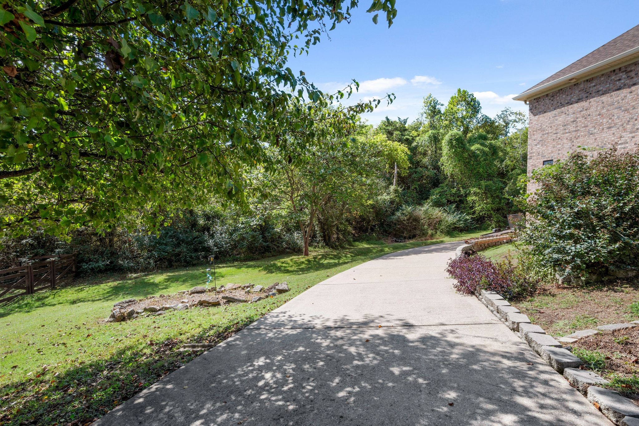 1295 Campbell Rd