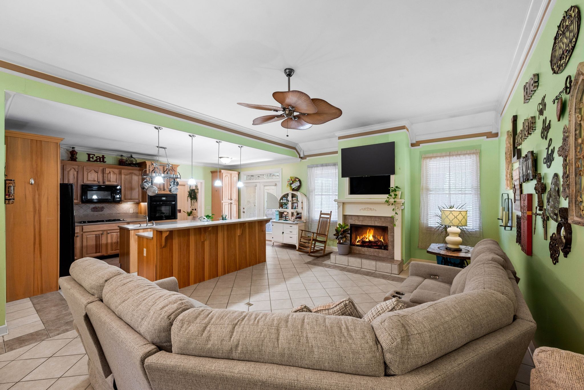 1295 Campbell Rd