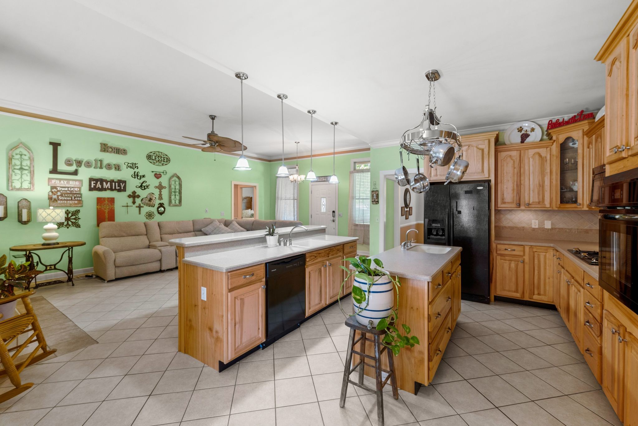 1295 Campbell Rd
