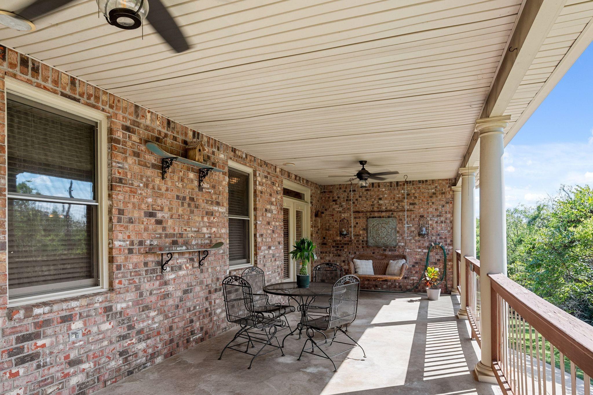 1295 Campbell Rd