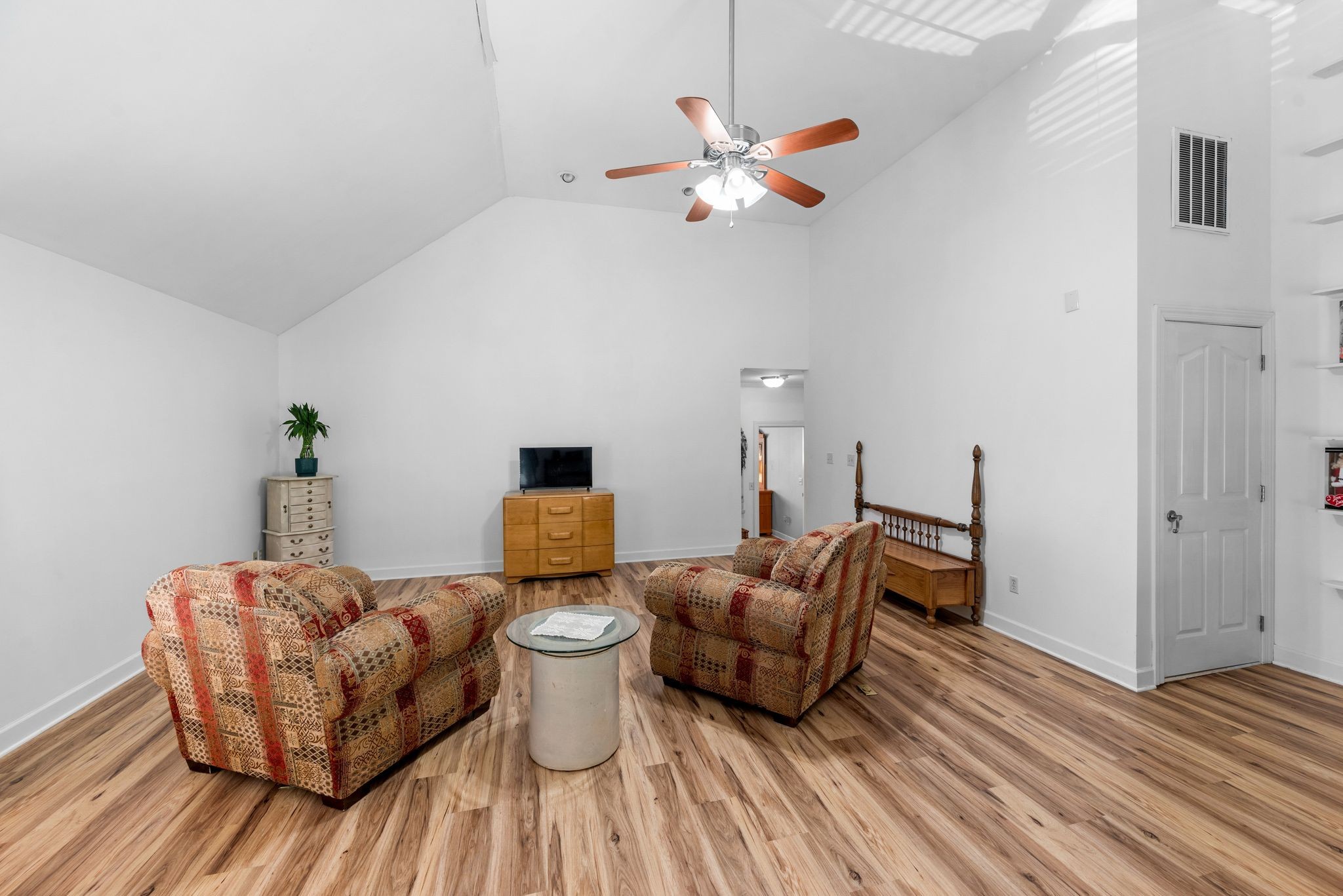 1295 Campbell Rd