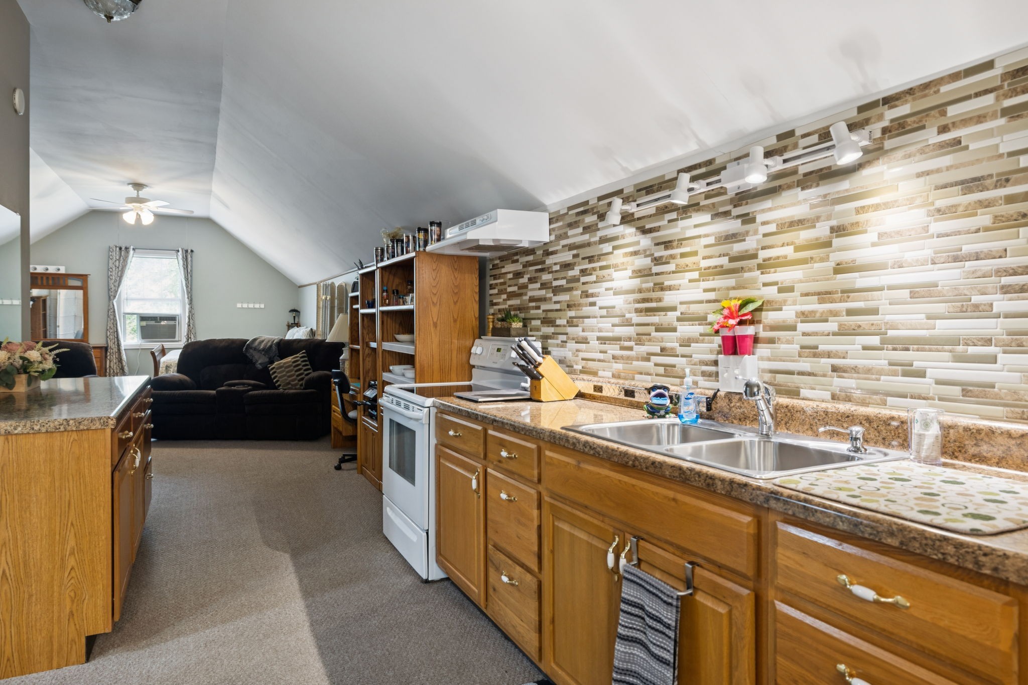 115 Rea Dr