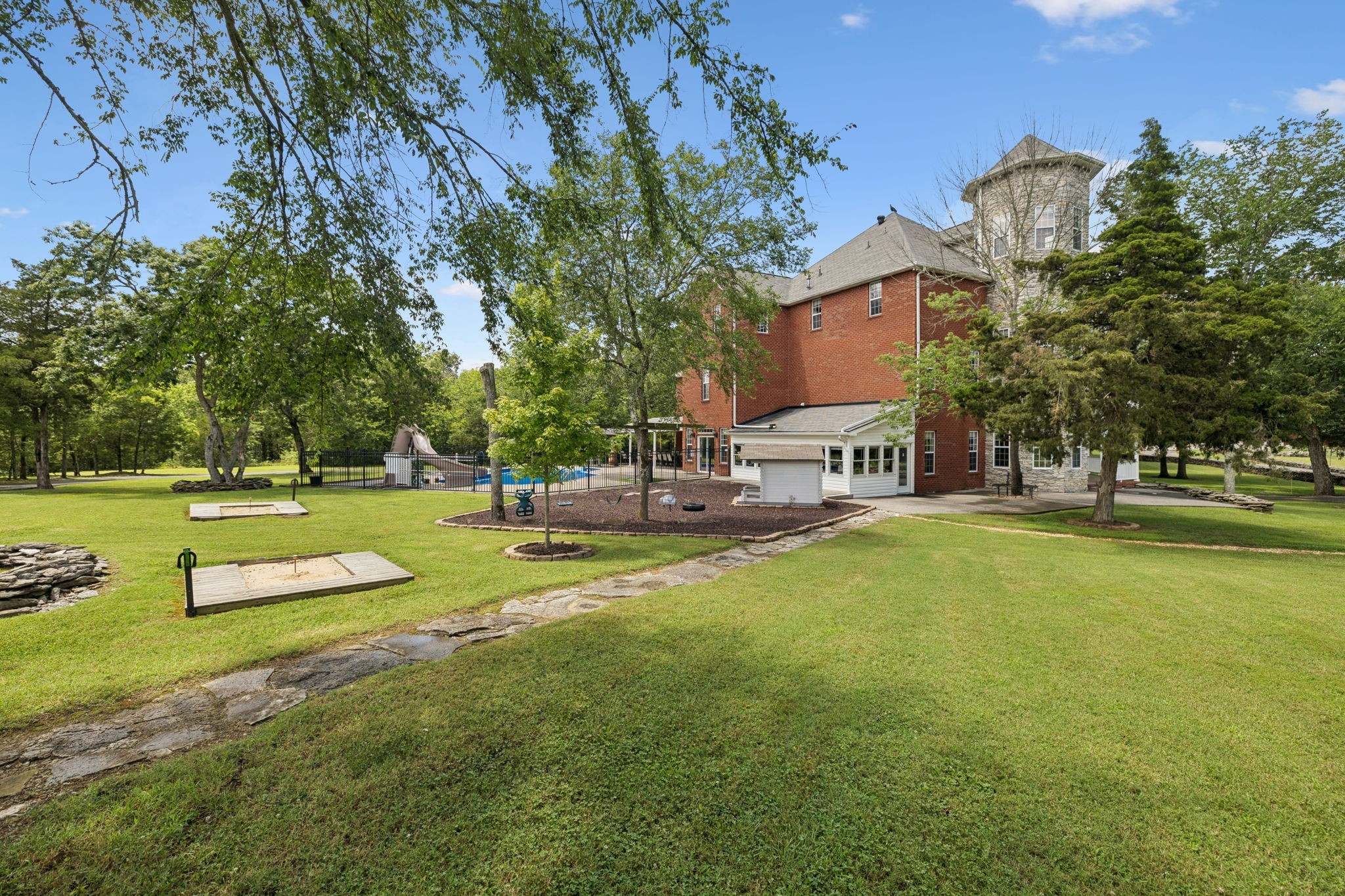 115 Rea Dr