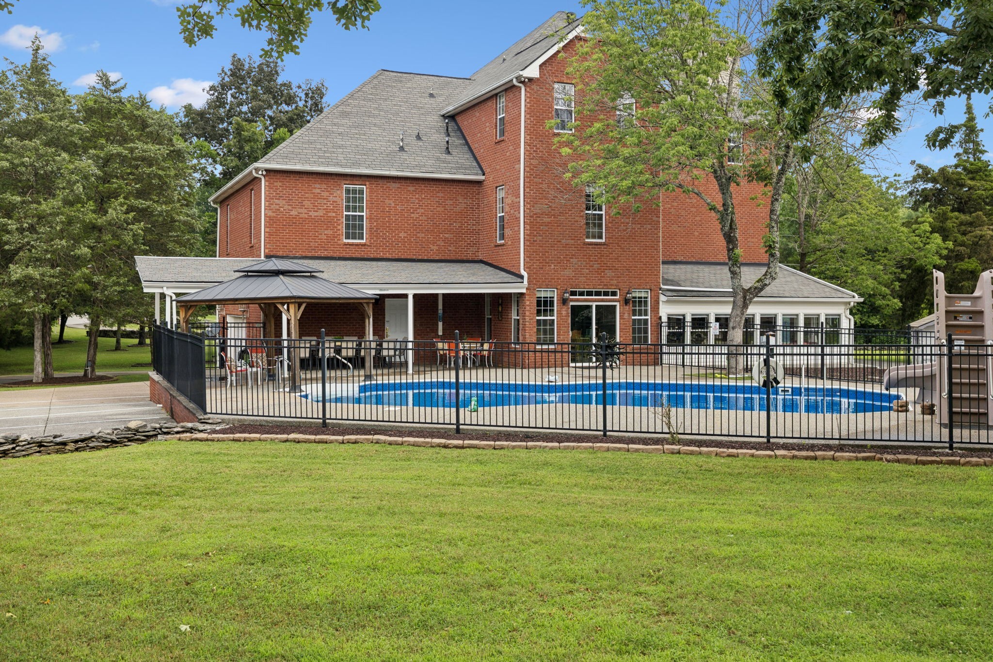 115 Rea Dr