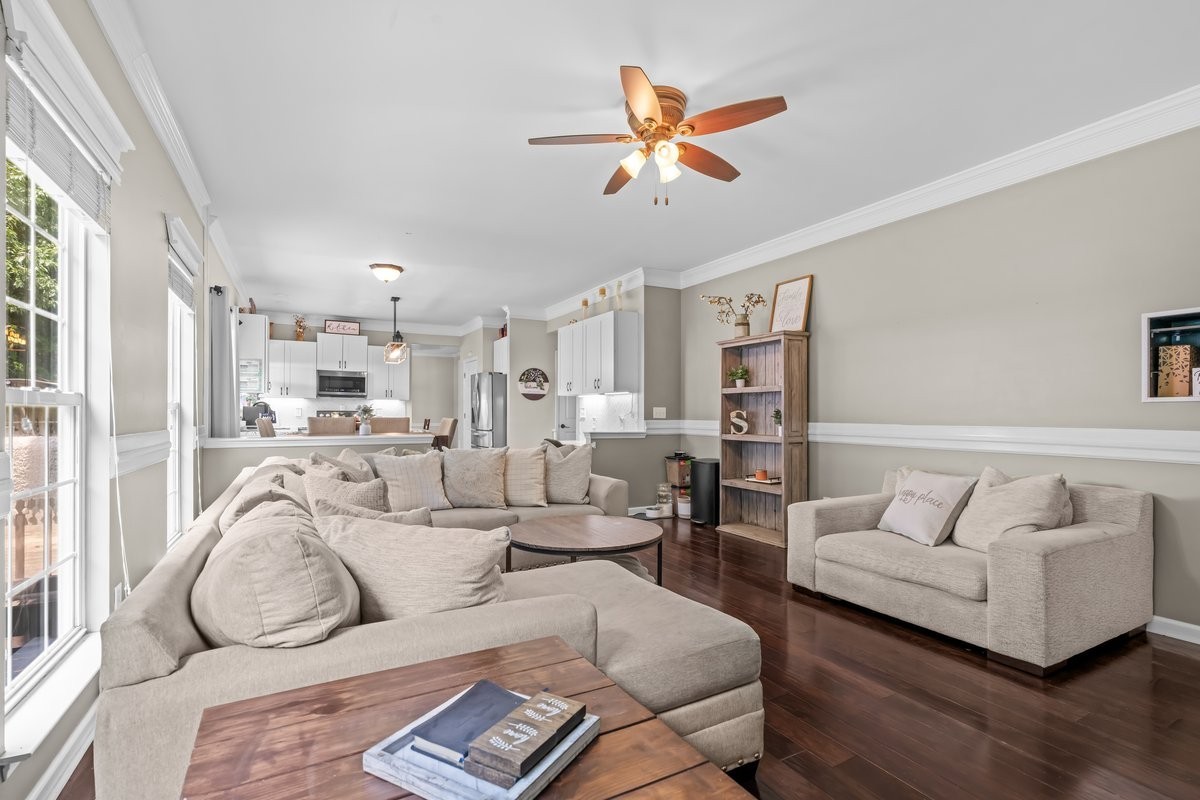 1532 Cardinal Ln