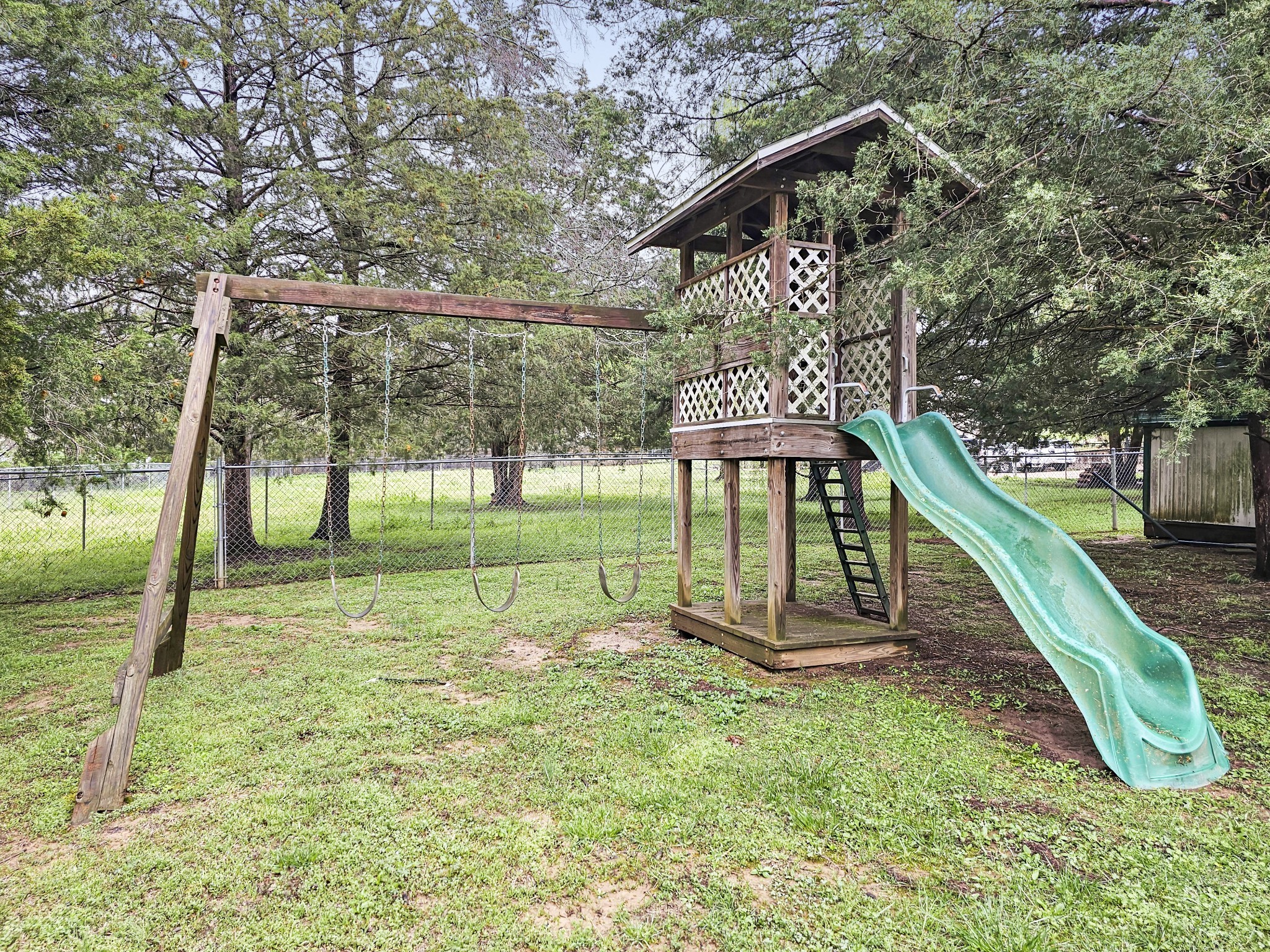 4005 Dell Dr