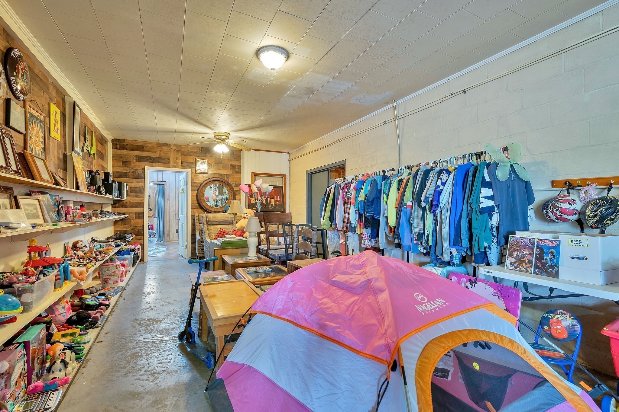 1183 Main St