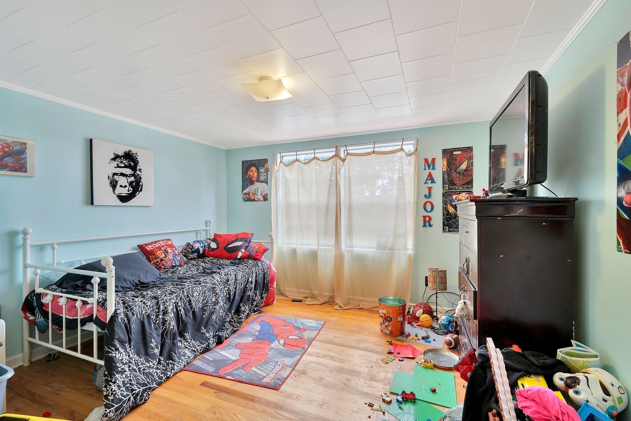 1183 Main St