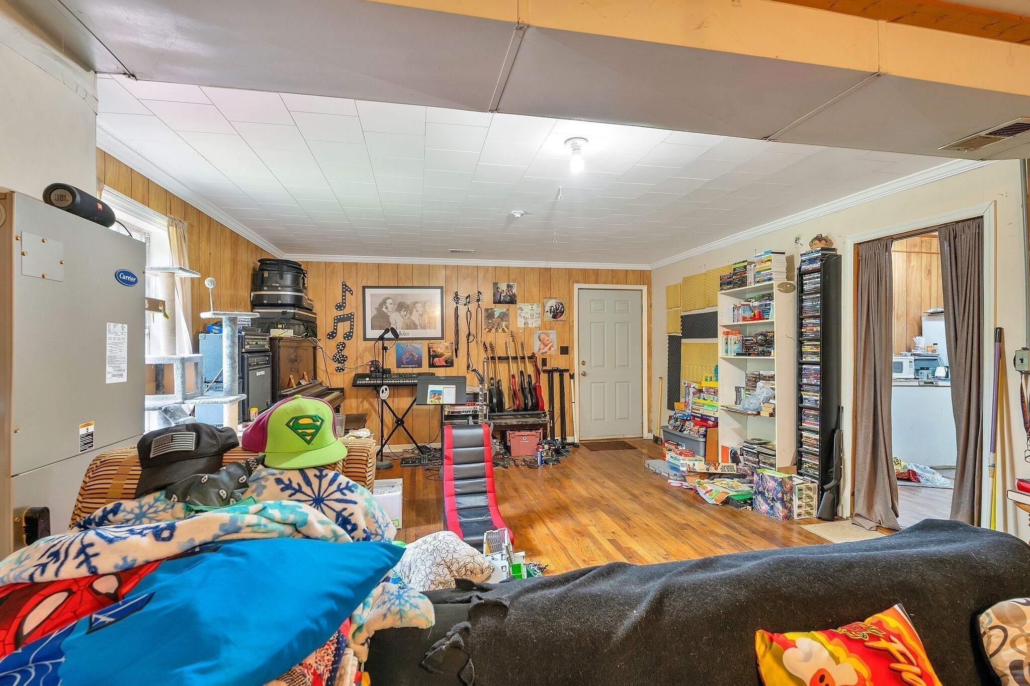 1183 Main St
