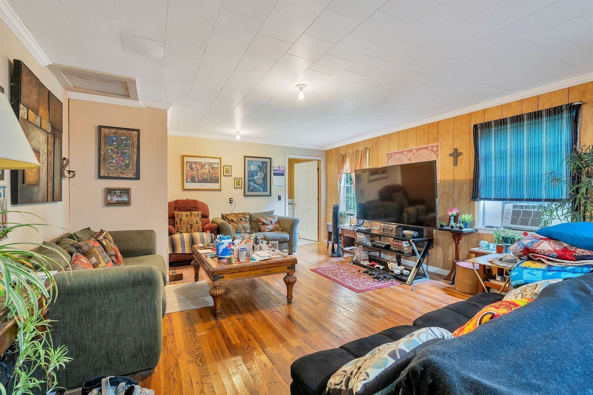 1183 Main St