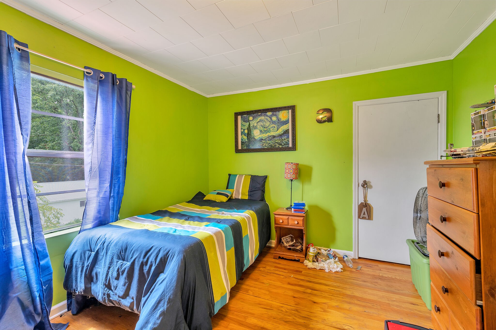 1205 Main St