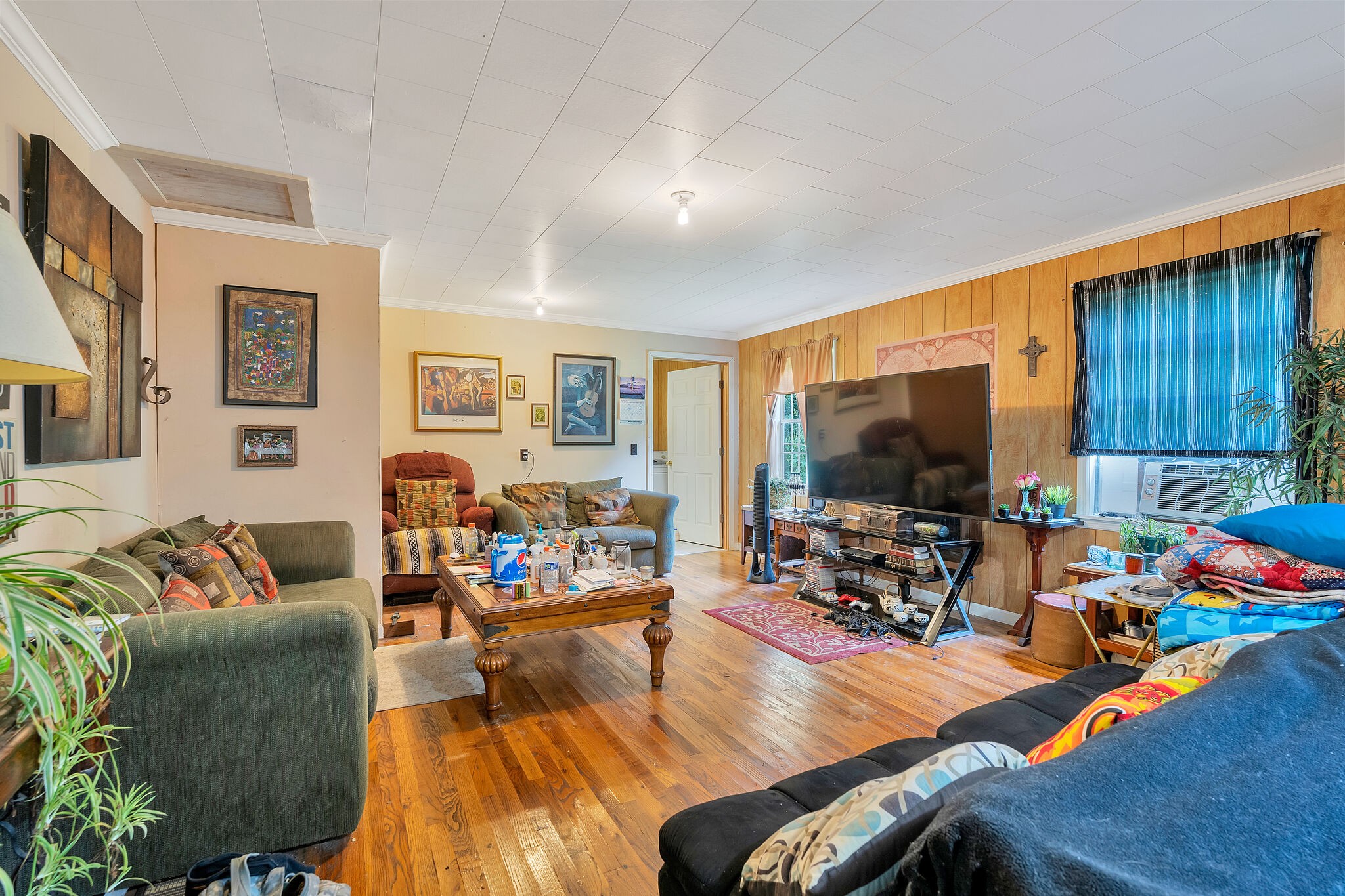 1205 Main St