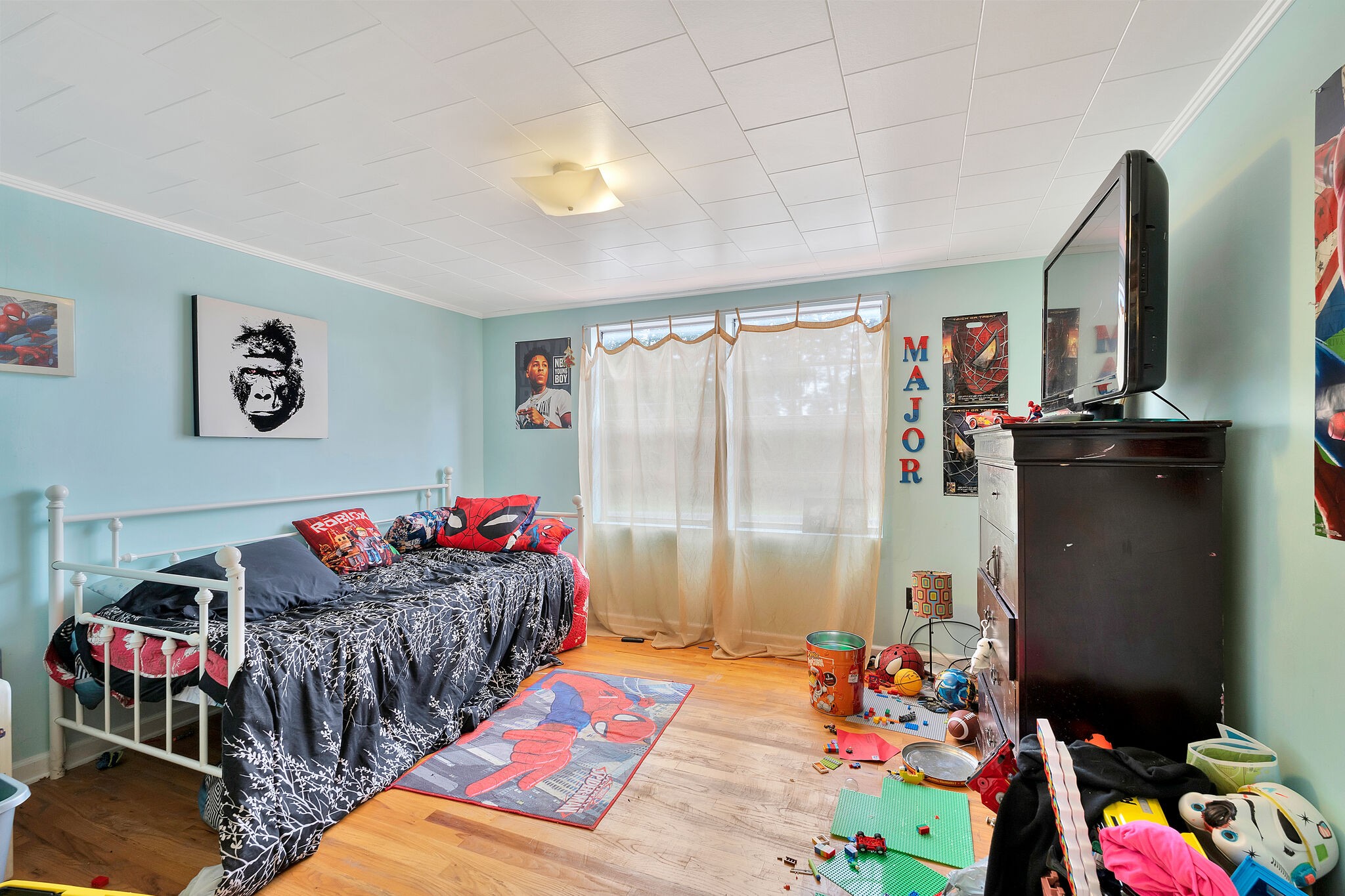 1205 Main St