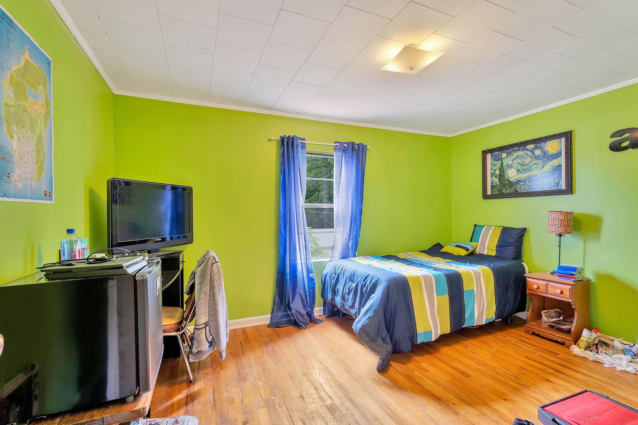 1205 Main St